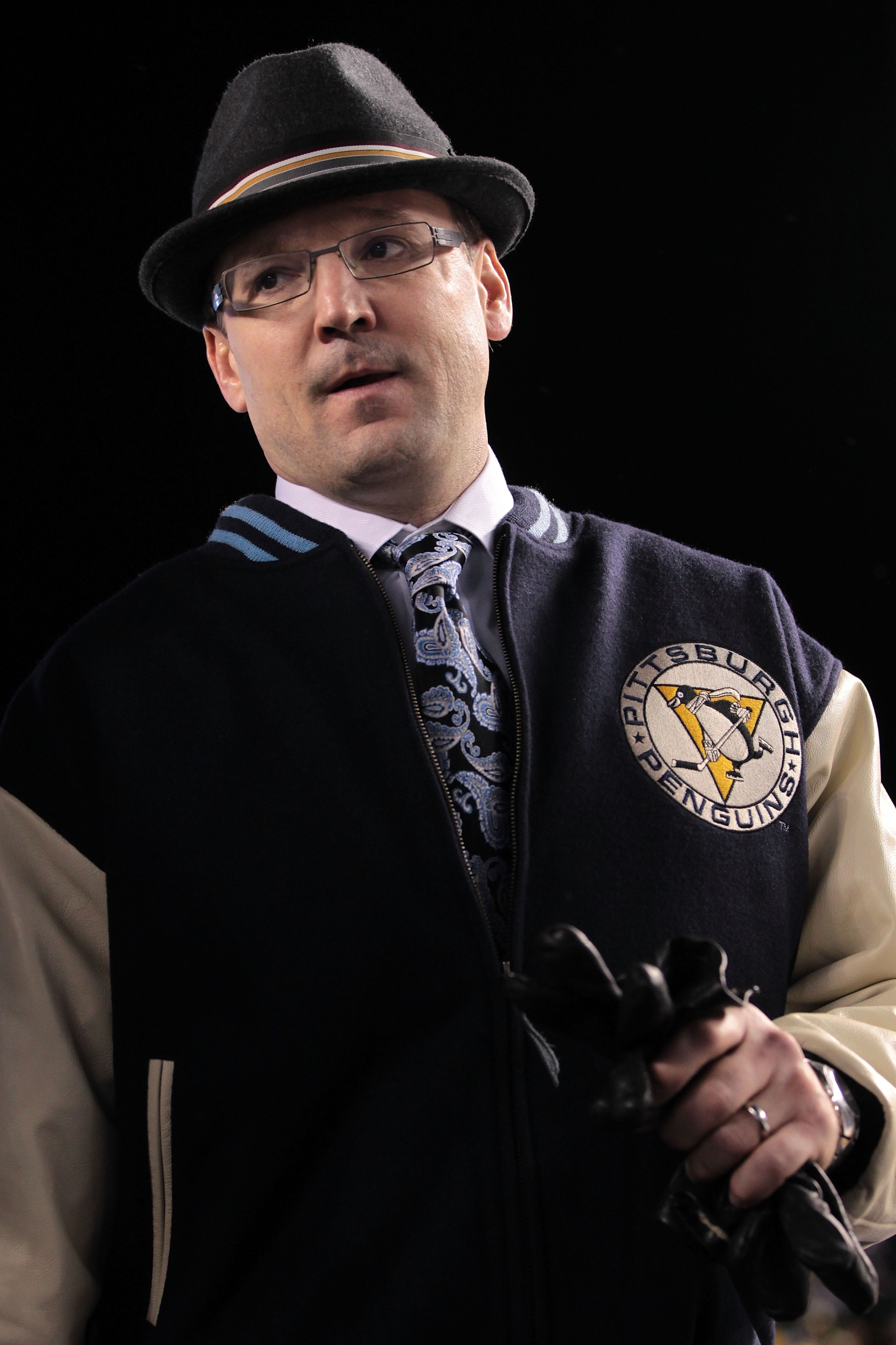 PITTSBURGH, PA - JANUARY 01:  Dan Bylsma, head coach of the Pittsburgh Penguins, looks on while playing against the Washington Capitals in the 2011 NHL Bridgestone Winter Classic at Heinz Field on January 1, 2011 in Pittsburgh, Pennsylvania.  (Photo by Ja