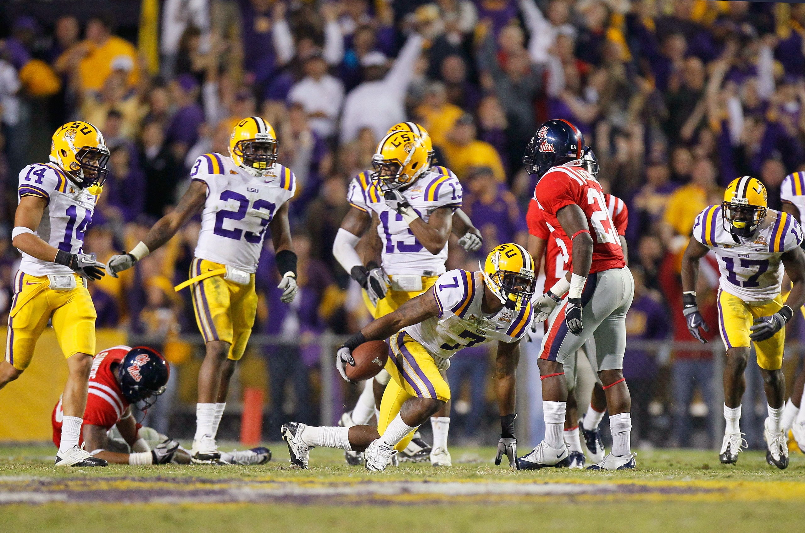BATON ROUGE, LA - NOVEMBER 20:  Patrick Peterson #7 of the Louisiana State University Tigers reacts after intercepting a pass by the Ole Miss Rebels as time expired at Tiger Stadium on November 20, 2010 in Baton Rouge, Louisiana.  (Photo by Kevin C. Cox/G