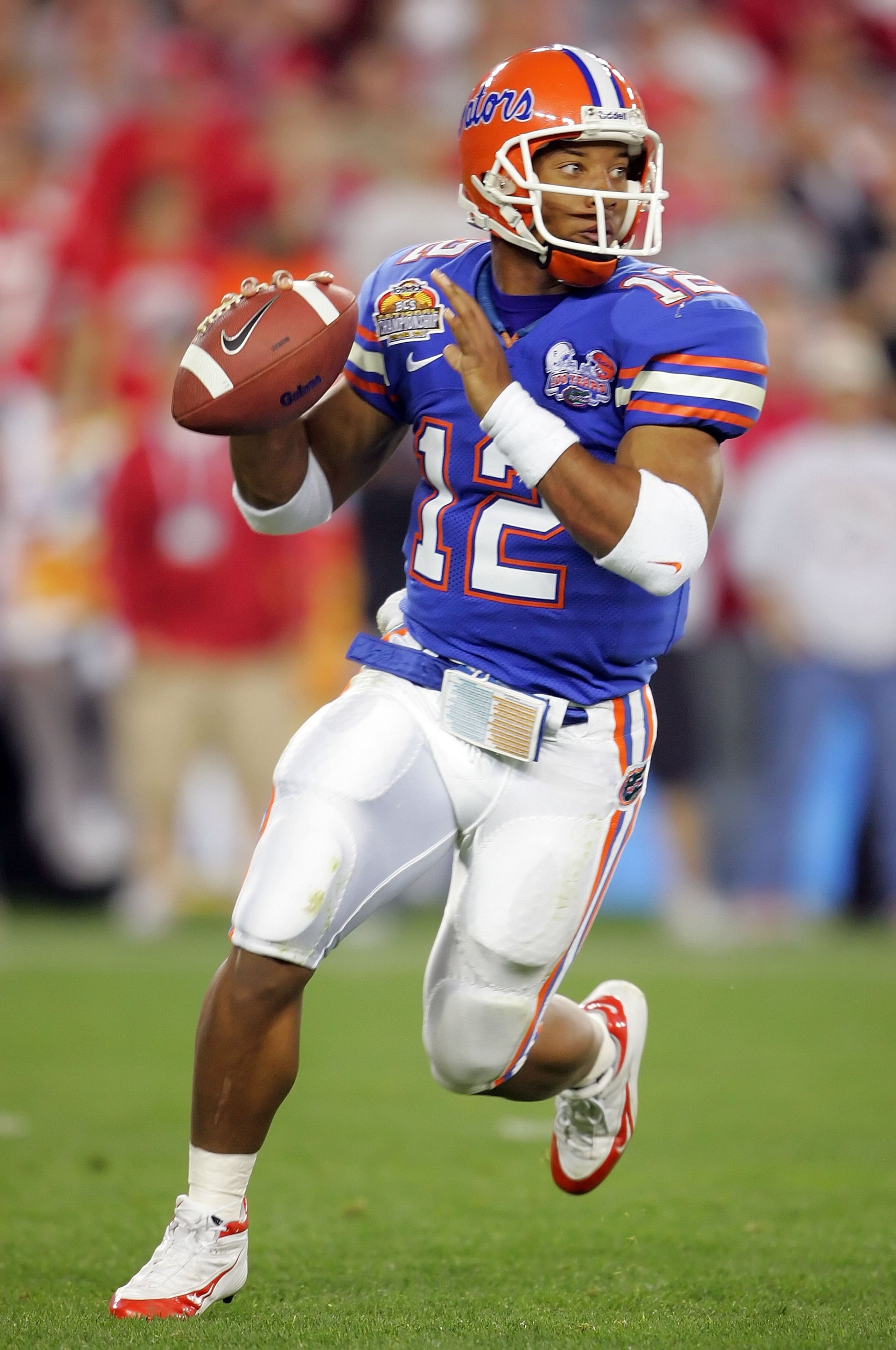 GLENDALE, AZ - JANUARY 08:  Quarterback Chris Leak #12 of the Florida Gators drops back to pass in the second quarter against the Ohio State Buckeyes during the 2007 Tostitos BCS National Championship Game at the University of Phoenix Stadium on January 8