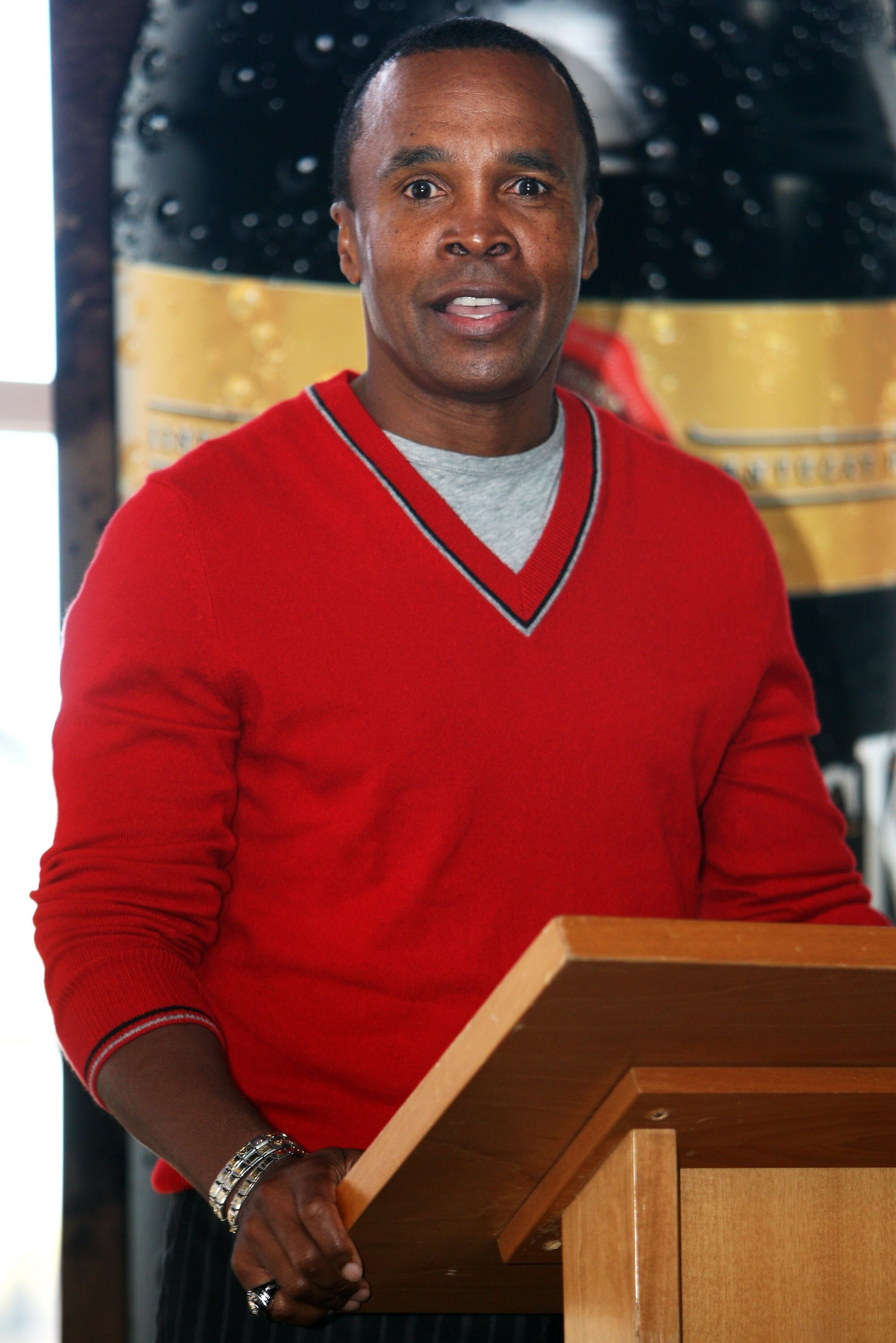 HAMILTON, NEW ZEALAND - SEPTEMBER 03:  Sugar Ray Leonard addresses the audience during a Q&A session at SKYCITY on September 3, 2009 in Hamilton, New Zealand.  (Photo by Sandra Mu/Getty Images)