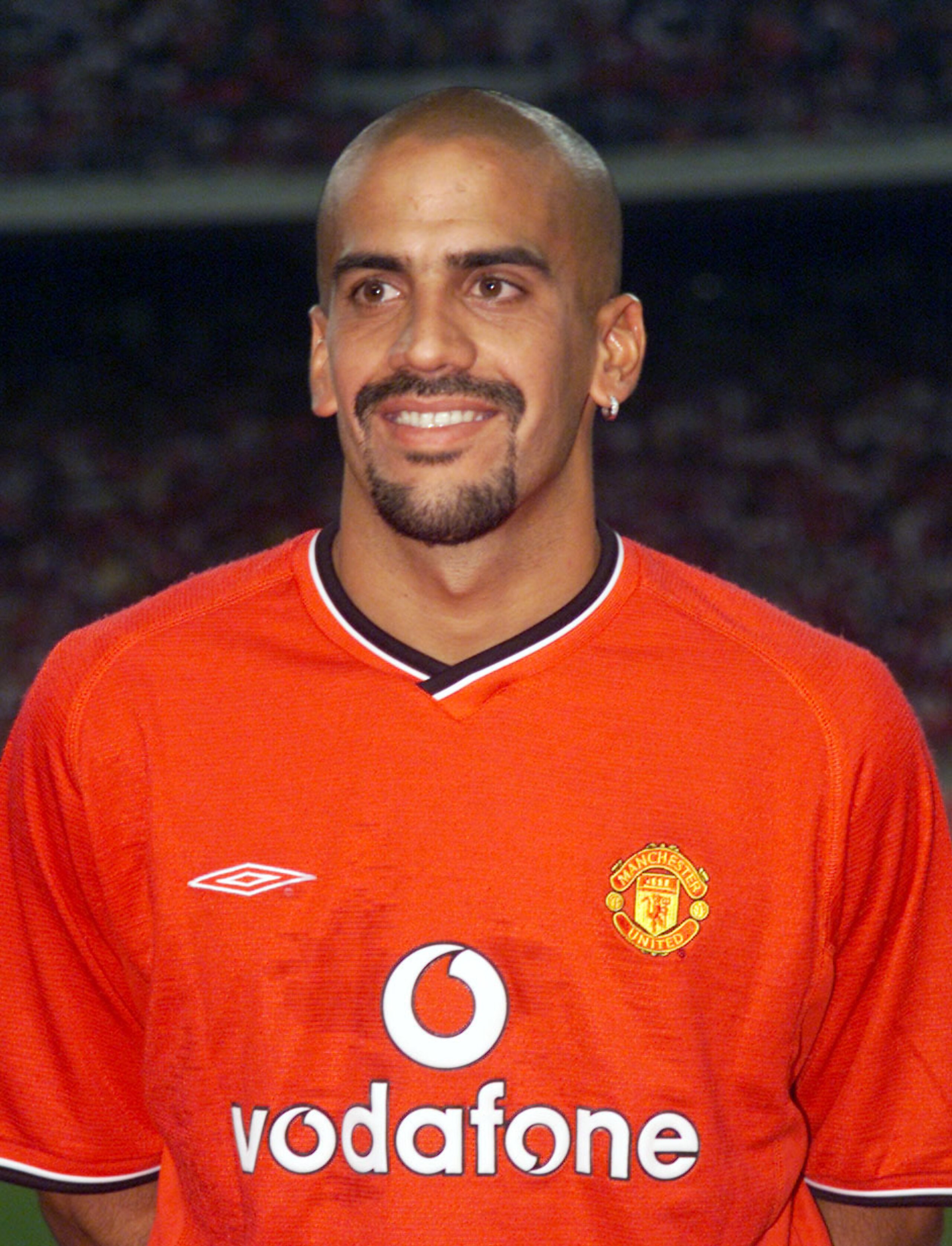 22 July 2001: Juan Sebastian Veron of Manchester United at the friendly match between Manchester United and Malaysia at the Bukit Jalil Stadium, Kuala Lumpur during Manchester United Tour of the Far East. Manchester United won 6-0. DIGITAL IMAGE: XMandato