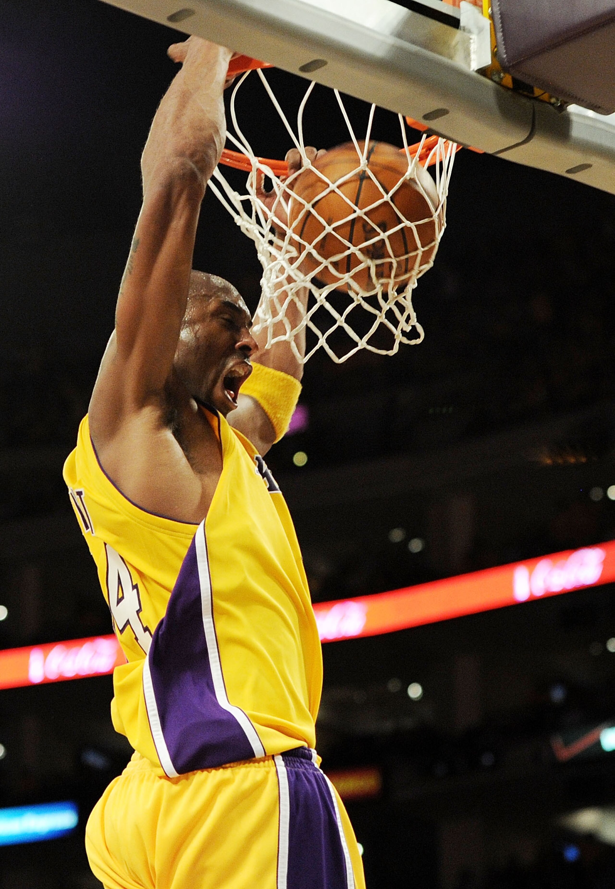 LOS ANGELES, CA - MAY 17:  Guard Kobe Bryant #24 of the Los Angeles Lakers dunks the ball against the Phoenix Suns in Game One of the Western Conference Finals during the 2010 NBA Playoffs at Staples Center on May 17, 2010 in Los Angeles, California. NOTE