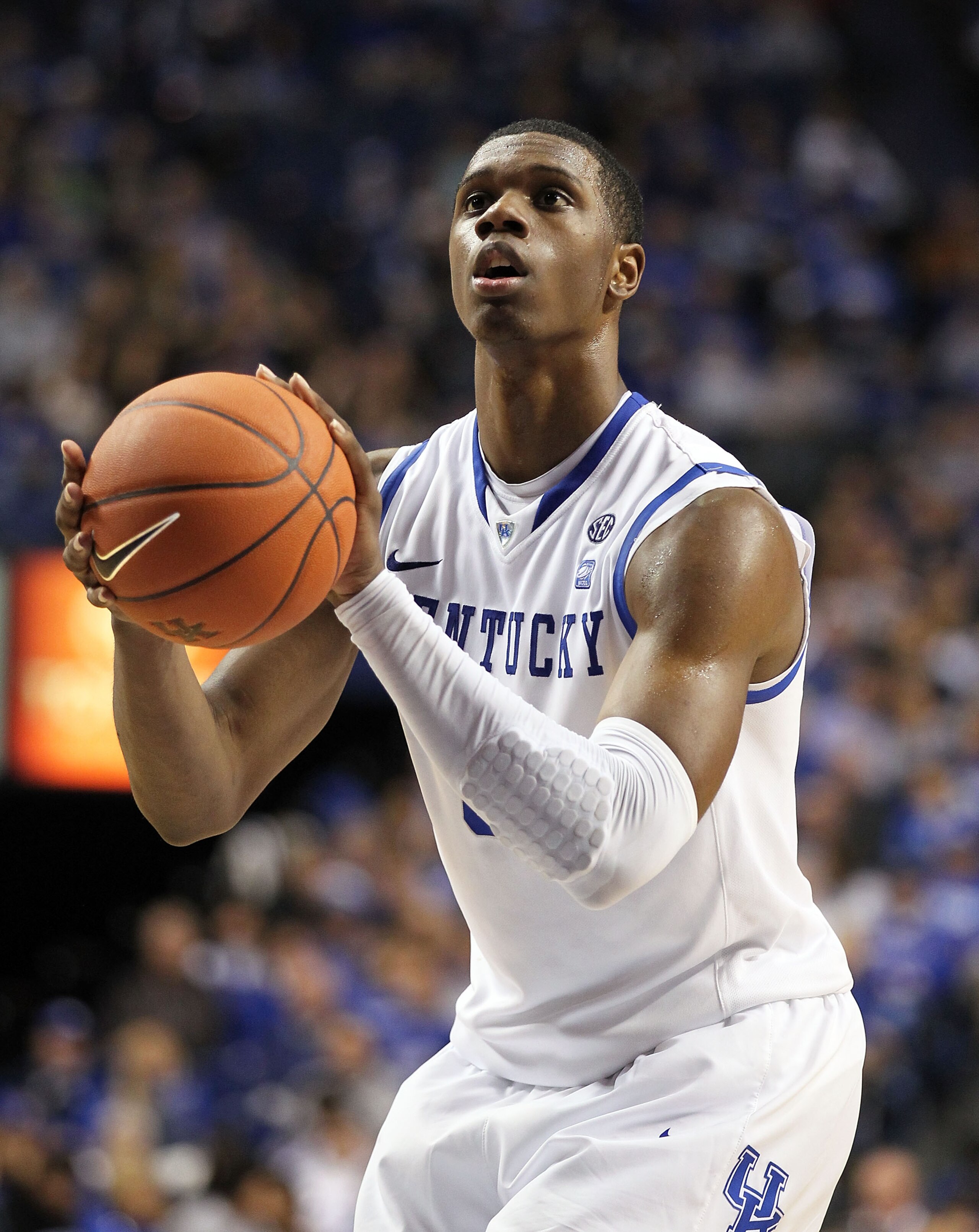 LEXINGTON, KY - DECEMBER 11:  Terrence Jones #3  of the Kentucky Wildcats shoots the ball during the 81-62 victory over the Indiana Hoosiers on December 11, 2010 in Lexington, Kentucky.  (Photo by Andy Lyons/Getty Images)