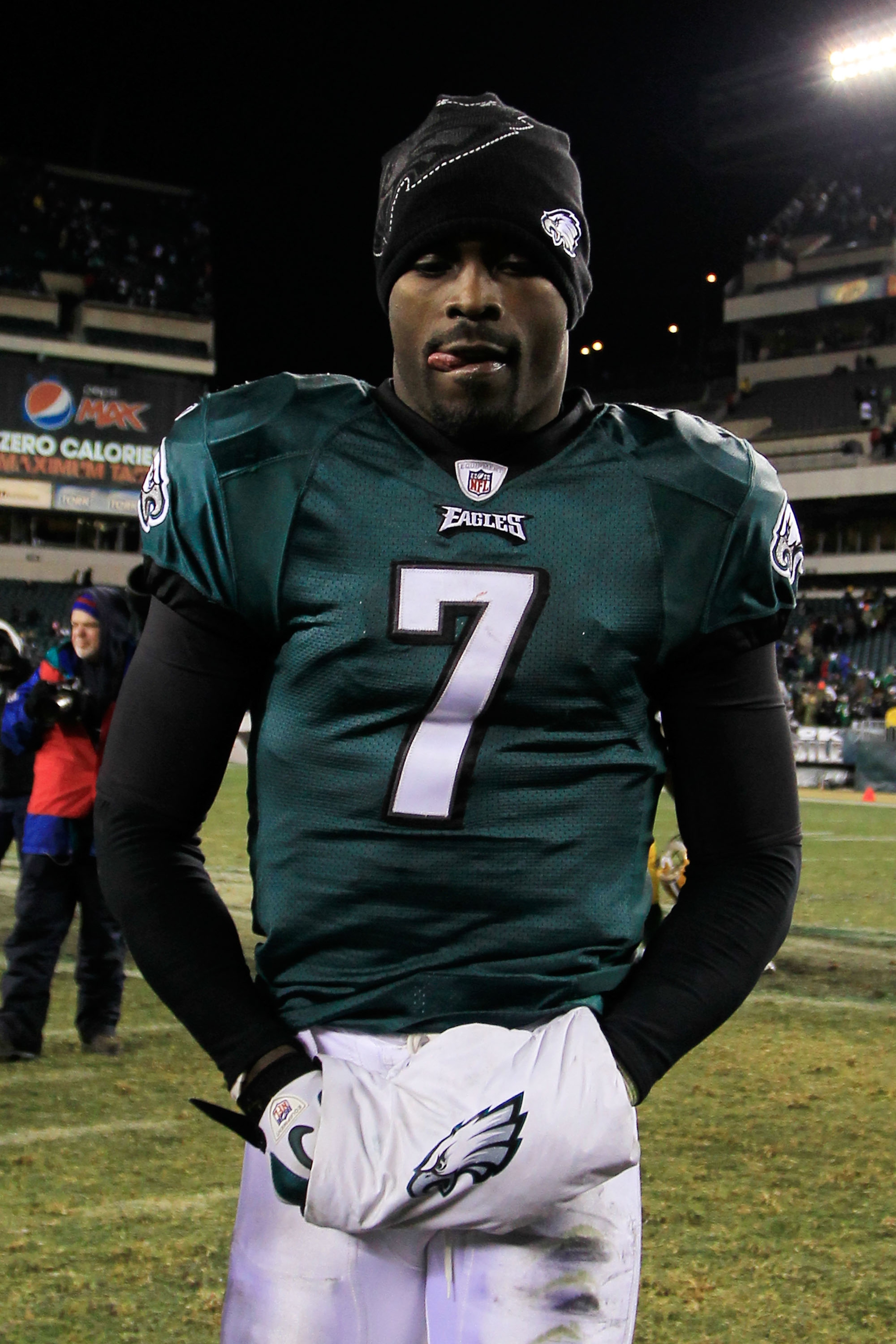 PHILADELPHIA, PA - JANUARY 09:  Michael Vick #7 of the Philadelphia Eagles reacts after their 21 to 16 loss to the Green Bay Packers during the 2011 NFC wild card playoff game at Lincoln Financial Field on January 9, 2011 in Philadelphia, Pennsylvania.  (