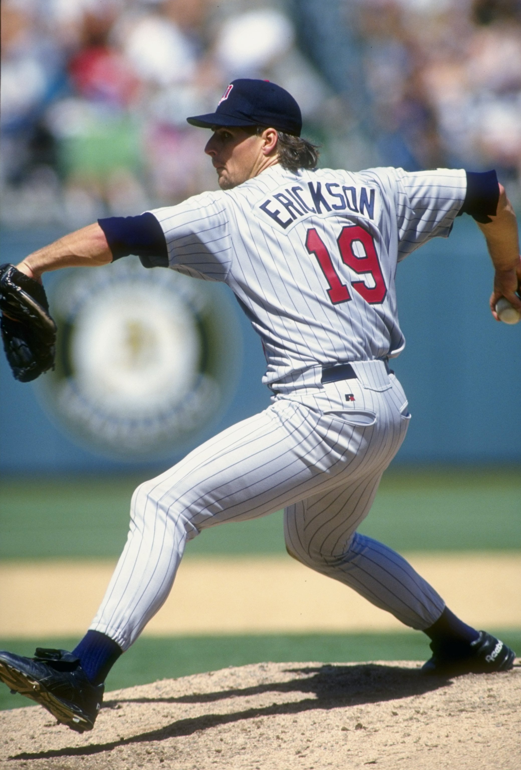 17 Apr 1994:  Pitcher Scott Erickson #19 of the Minnesota Twins prepares to throw a pitch during a game against the Oakland Athletics at the Oakland Coliseum in Oakland, California. Mandatory Credit: Otto Greule Jr.  /Allsport