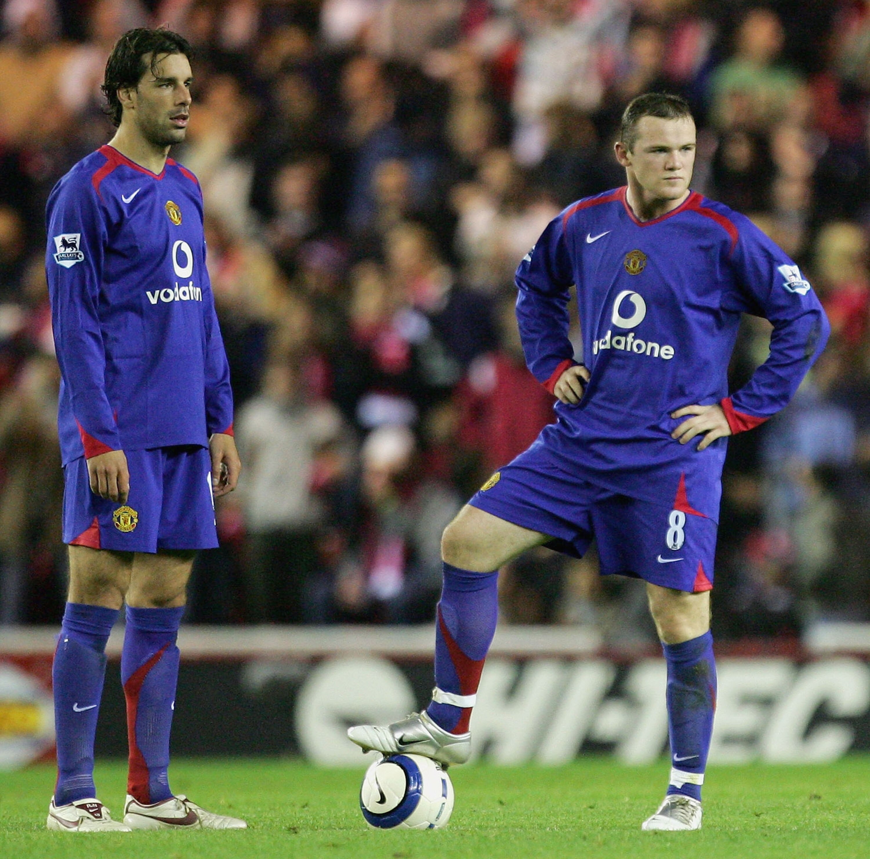 MIDDLESBROUGH, UNITED KINGDOM - OCTOBER 29: Ruud Van Nistelrooy and Wayne Rooney of Manchester United show their frustration during the Barclays Premiership match between Middlesbrough and Manchester United at the Riverside Stadium on October 29, 2005 in