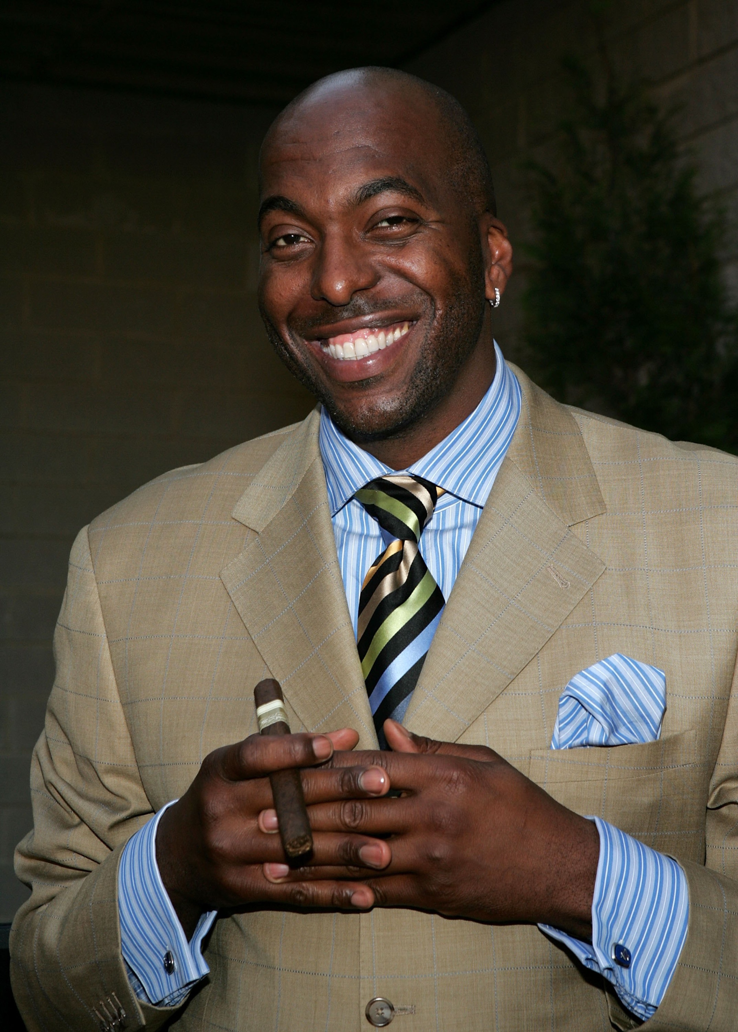 LOUISVILLE, KY - MAY 05:  Former basketball player John Salley attends the Grand Gala Hilton VIP reception held at the Muhammad Ali Center on May 5, 2006 in Louisville, Kentucky.  (Photo by Paul Hawthorne/Getty Images)