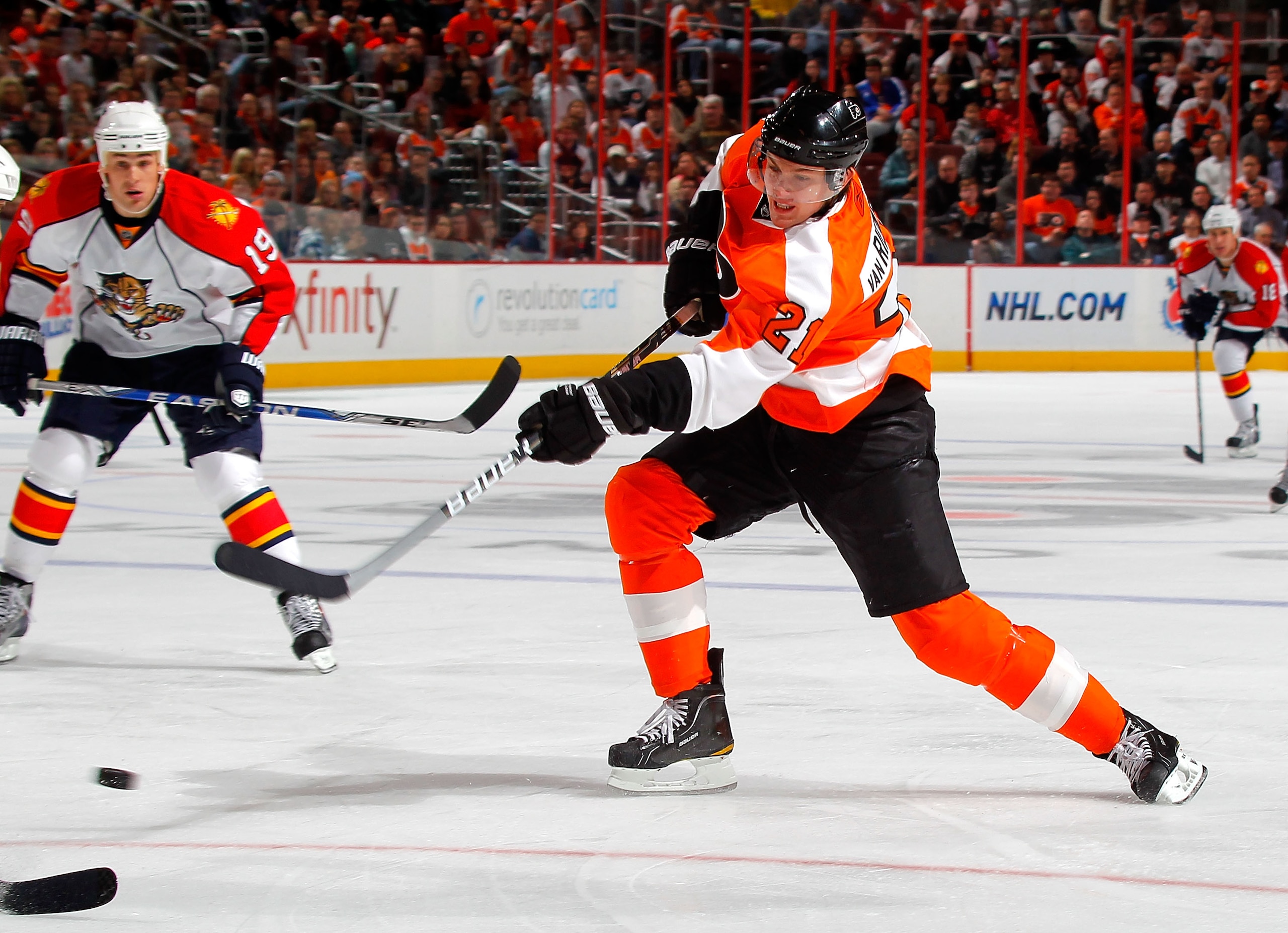 PHILADELPHIA, PA - DECEMBER 20:  James van Riesdyk #21 of the Philadelphia Flyers shoots during a hockey game against the Florida Panthers at the Wells Fargo Center on December 20, 2010 in Philadelphia, Pennsylvania.  (Photo by Paul Bereswill/Getty Images