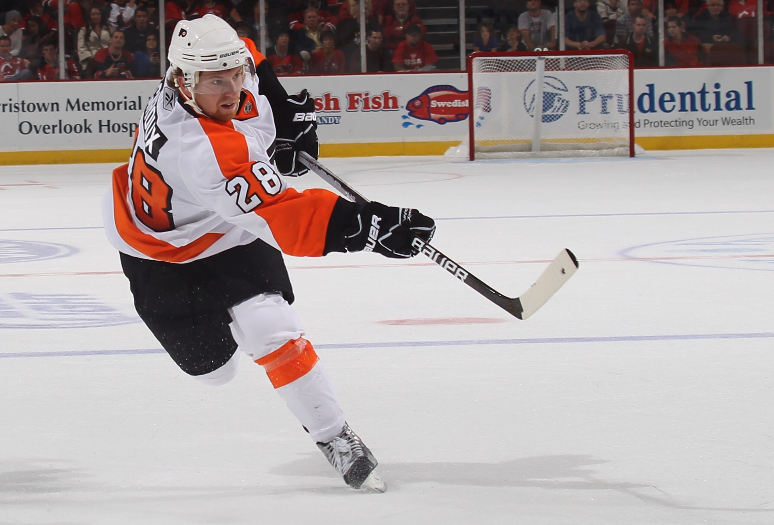 NEWARK, NJ - SEPTEMBER 28:  Claude Giroux #28 of the Philadelphia Flyers skates against the New Jersey Devils at the Prudential Center on September 28, 2010 in Newark, New Jersey.  (Photo by Bruce Bennett/Getty Images)