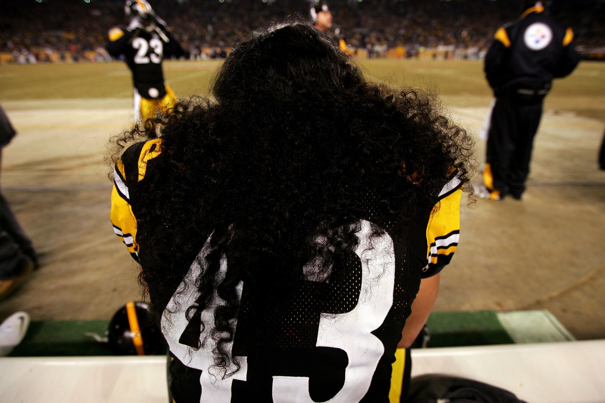 PITTSBURGH - JANUARY 18: A detail of the hair of Troy Polamalu #43 of of the Pittsburgh Steelers against the Baltimore Ravens during the AFC Championship game on January 18, 2009 at Heinz Field in Pittsburgh, Pennsylvania. (Photo by Al Bello/Getty Image PITTSBURGH - JANUARY 18: A detail of the hair of Troy Polamalu #43 of of the Pittsburgh Steelers against the Baltimore Ravens during the AFC Championship game on January 18, 2009 at Heinz Field in Pittsburgh, Pennsylvania. (Photo by Al Bello/Getty Image