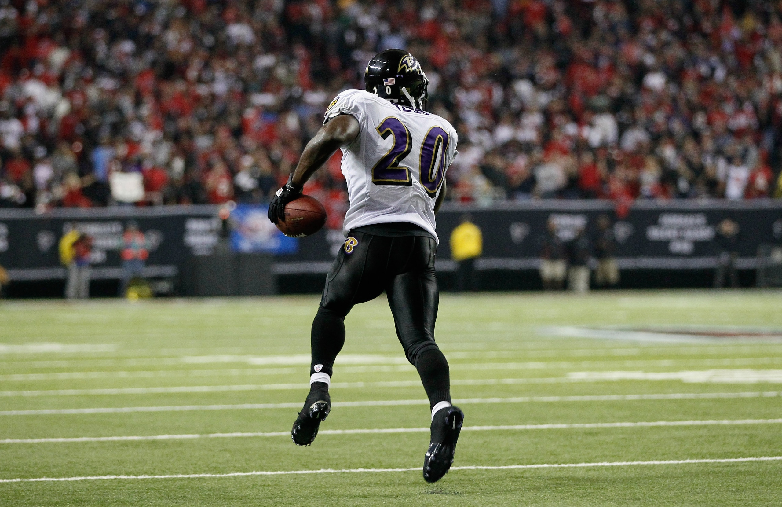 ATLANTA - NOVEMBER 11: Ed Reed #20 of the Baltimore Ravens against the Atlanta Falcons at Georgia Dome on November 11, 2010 in Atlanta, Georgia. (Photo by Kevin C. Cox/Getty Images) ATLANTA - NOVEMBER 11: Ed Reed #20 of the Baltimore Ravens against the Atlanta Falcons at Georgia Dome on November 11, 2010 in Atlanta, Georgia. (Photo by Kevin C. Cox/Getty Images)
