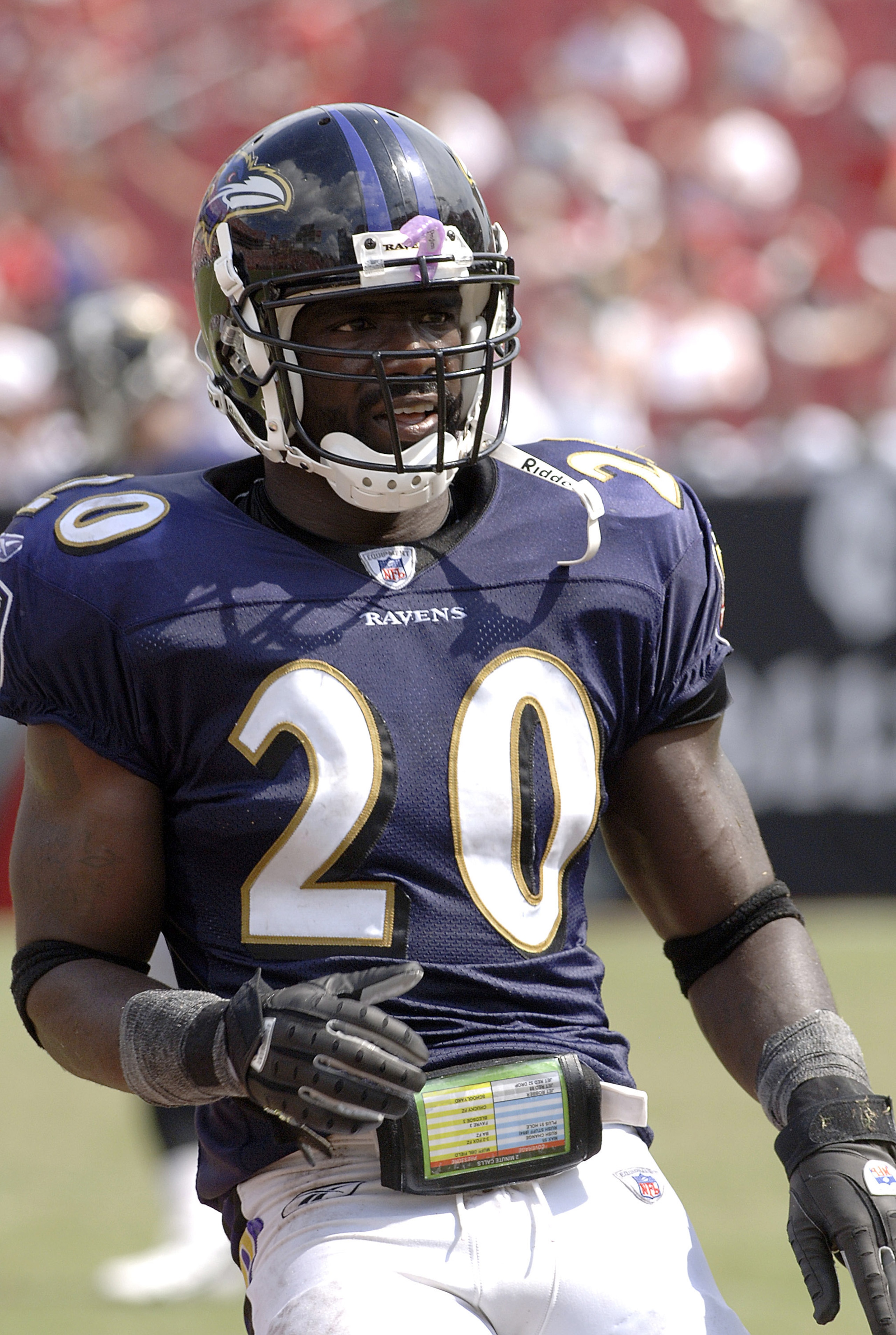 Baltimore Ravens safety Ed Reed against the Tampa Bay Buccaneers September 10, 2006 in Tampa. The Ravens defeated the Bucs 27 - 0. (Photo by Al Messerschmidt/Getty Images) Baltimore Ravens safety Ed Reed against the Tampa Bay Buccaneers September 10, 2006 in Tampa. The Ravens defeated the Bucs 27 - 0. (Photo by Al Messerschmidt/Getty Images)