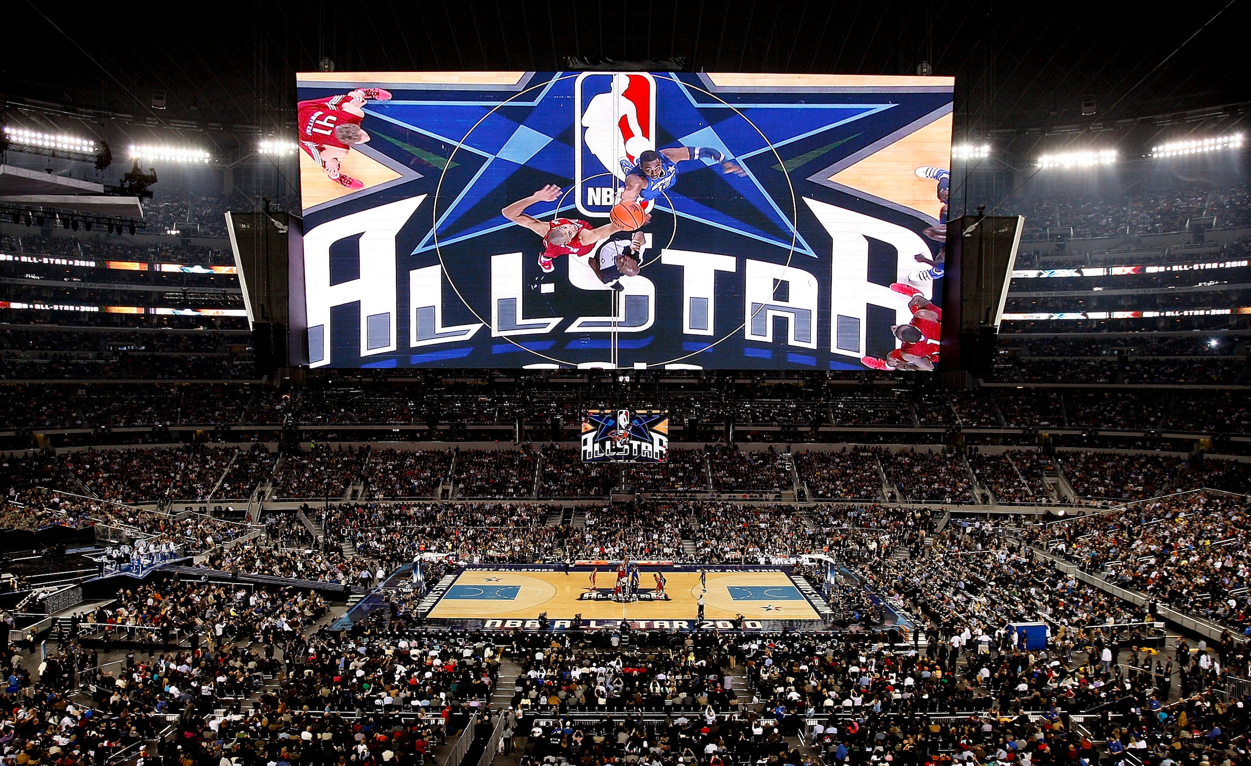 ARLINGTON, TX - FEBRUARY 14: Dwight Howard #12 of the Eastern Conference tips off against Tim Duncan #21 of the Western Conference during the first quarter of the NBA All-Star Game, part of 2010 NBA All-Star Weekend at Cowboys Stadium on February 14, 201 ARLINGTON, TX - FEBRUARY 14: Dwight Howard #12 of the Eastern Conference tips off against Tim Duncan #21 of the Western Conference during the first quarter of the NBA All-Star Game, part of 2010 NBA All-Star Weekend at Cowboys Stadium on February 14, 201