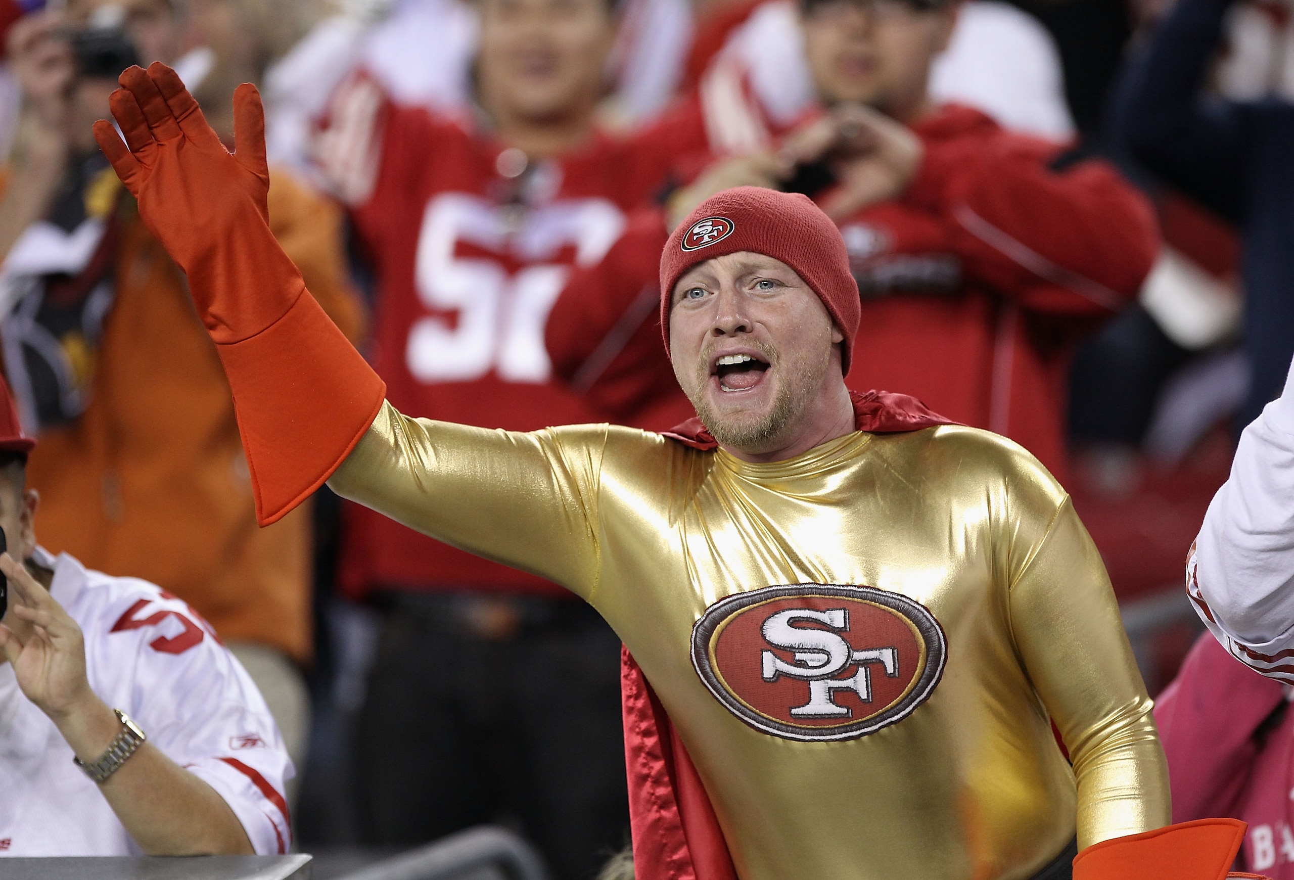 GLENDALE, AZ - NOVEMBER 29: A fan of the San Francisco 49ers waves during the NFL game against the Arizona Cardinals at the University of Phoenix Stadium on November 29, 2010 in Glendale, Arizona. (Photo by Christian Petersen/Getty Images) GLENDALE, AZ - NOVEMBER 29: A fan of the San Francisco 49ers waves during the NFL game against the Arizona Cardinals at the University of Phoenix Stadium on November 29, 2010 in Glendale, Arizona. (Photo by Christian Petersen/Getty Images)