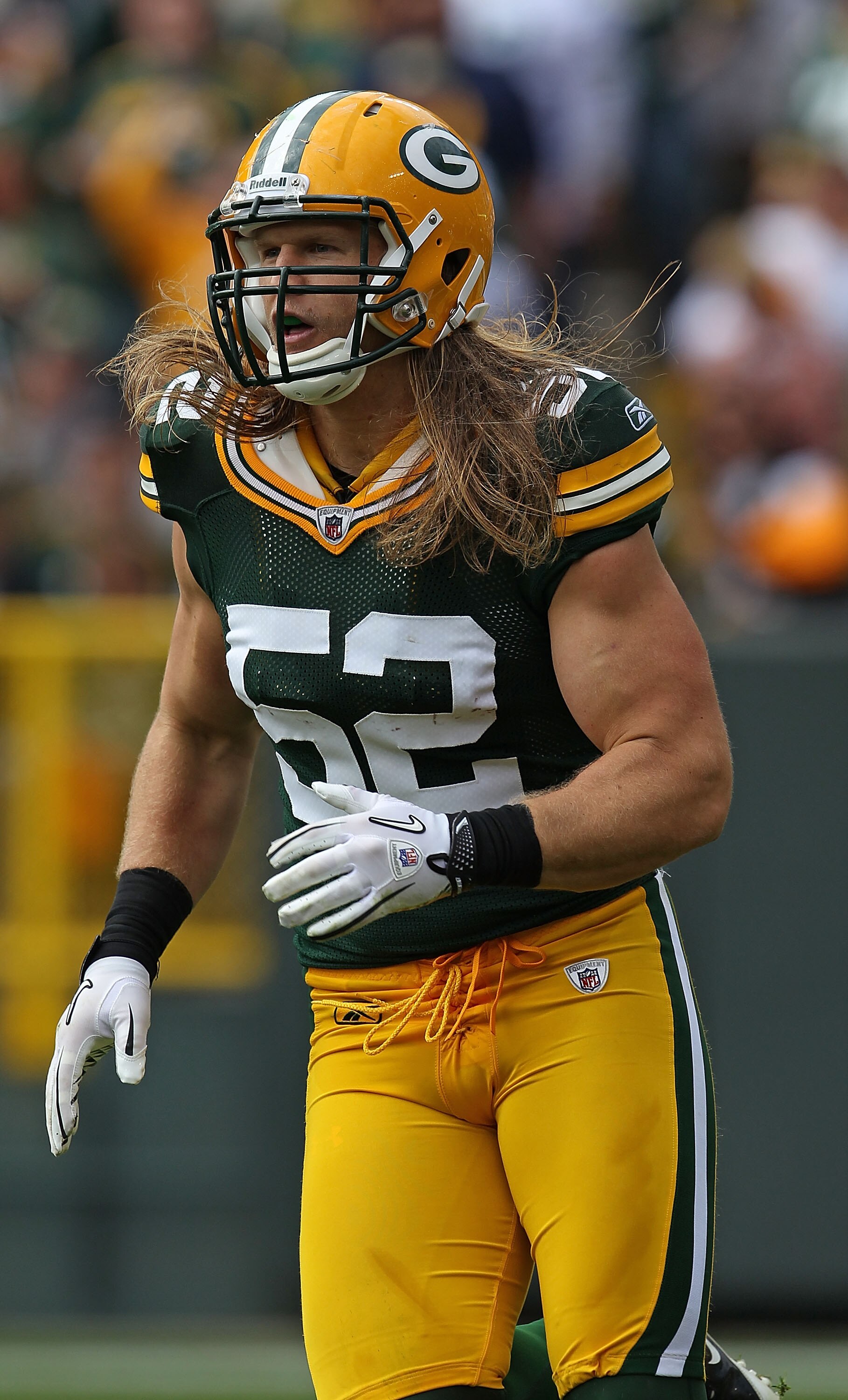 GREEN BAY, WI - SEPTEMBER 19: Clay Matthews #52 of the Green Bay Packers chases down a Buffalo Bills runner at Lambeau Field on September 19, 2010 in Green Bay, Wisconsin. The Packers defeated the Bills 34-7. (Photo by Jonathan Daniel/Getty Images)