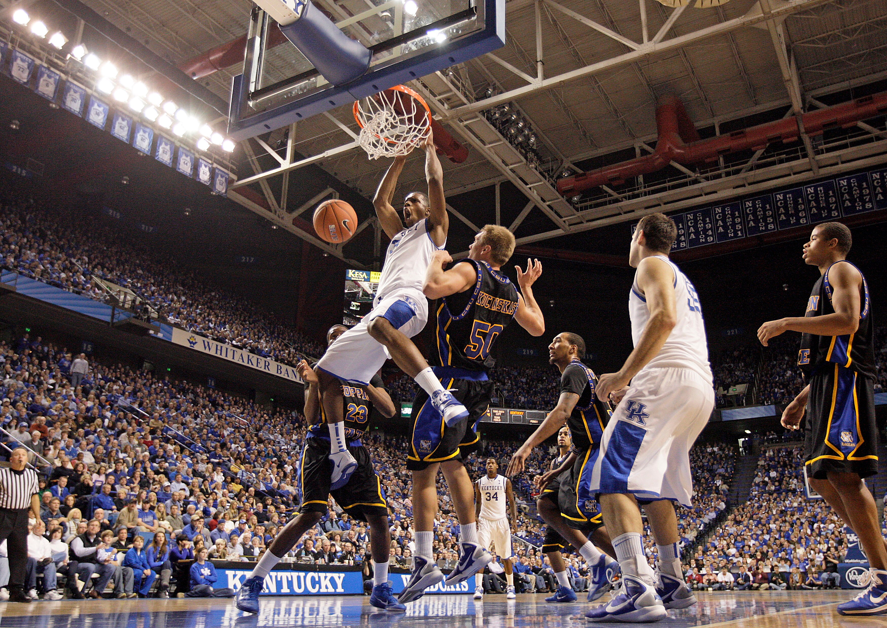 LEXINGTON, KY - DECEMBER 28:  Terrence Jones #3 of the Kentucky Wildcats dunks the ball during the game against the Coppin State Eagles at Rupp Arena on December 28, 2010 in Lexington, Kentucky.  Kentucky won 91-61.  (Photo by Andy Lyons/Getty Images)
