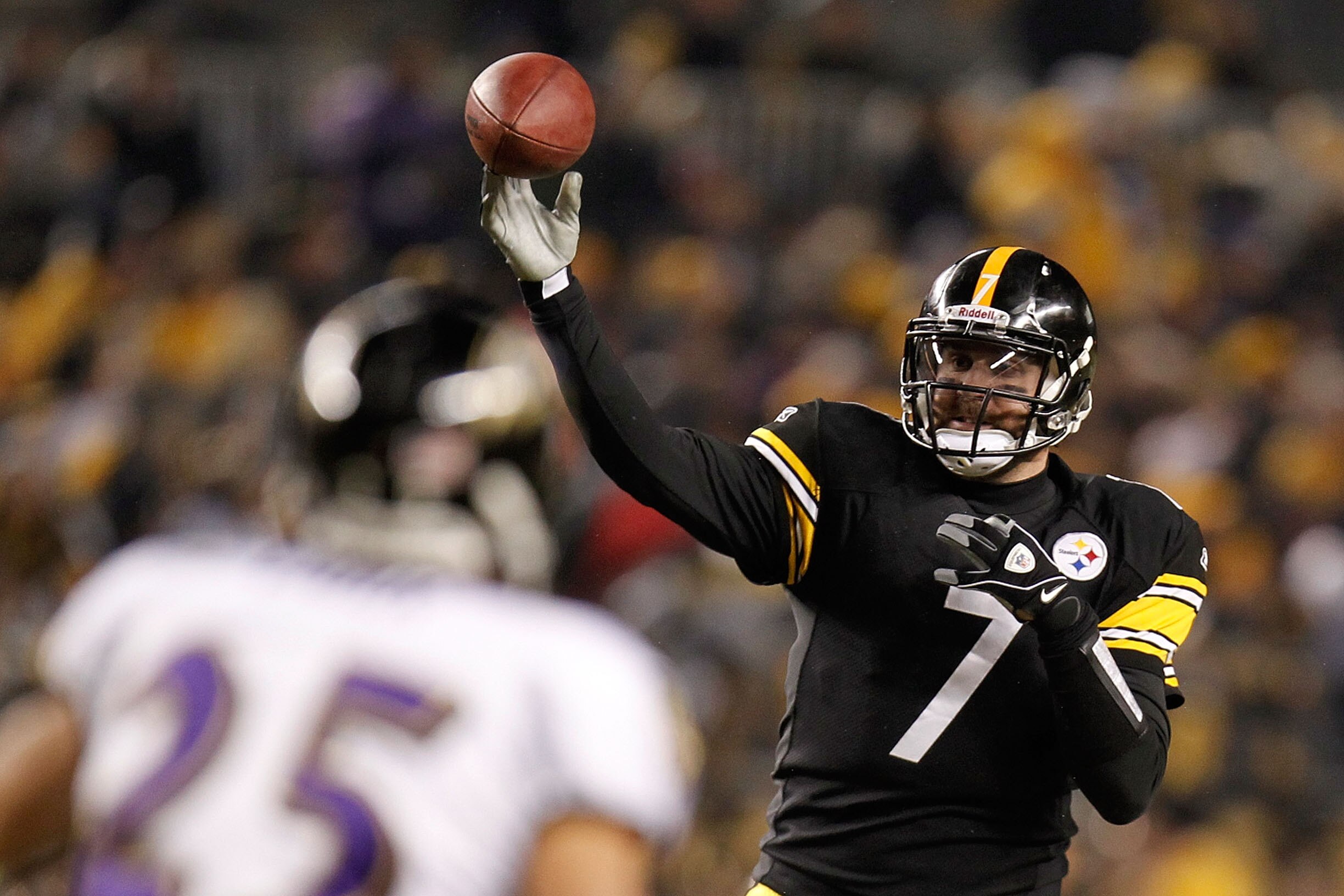 PITTSBURGH, PA - JANUARY 15:  Quarterback Ben Roethlisberger #7 of the Pittsburgh Steelers throws a pass against the Baltimore Ravens in the AFC Divisional Playoff Game at Heinz Field on January 15, 2011 in Pittsburgh, Pennsylvania.  (Photo by Gregory Sha