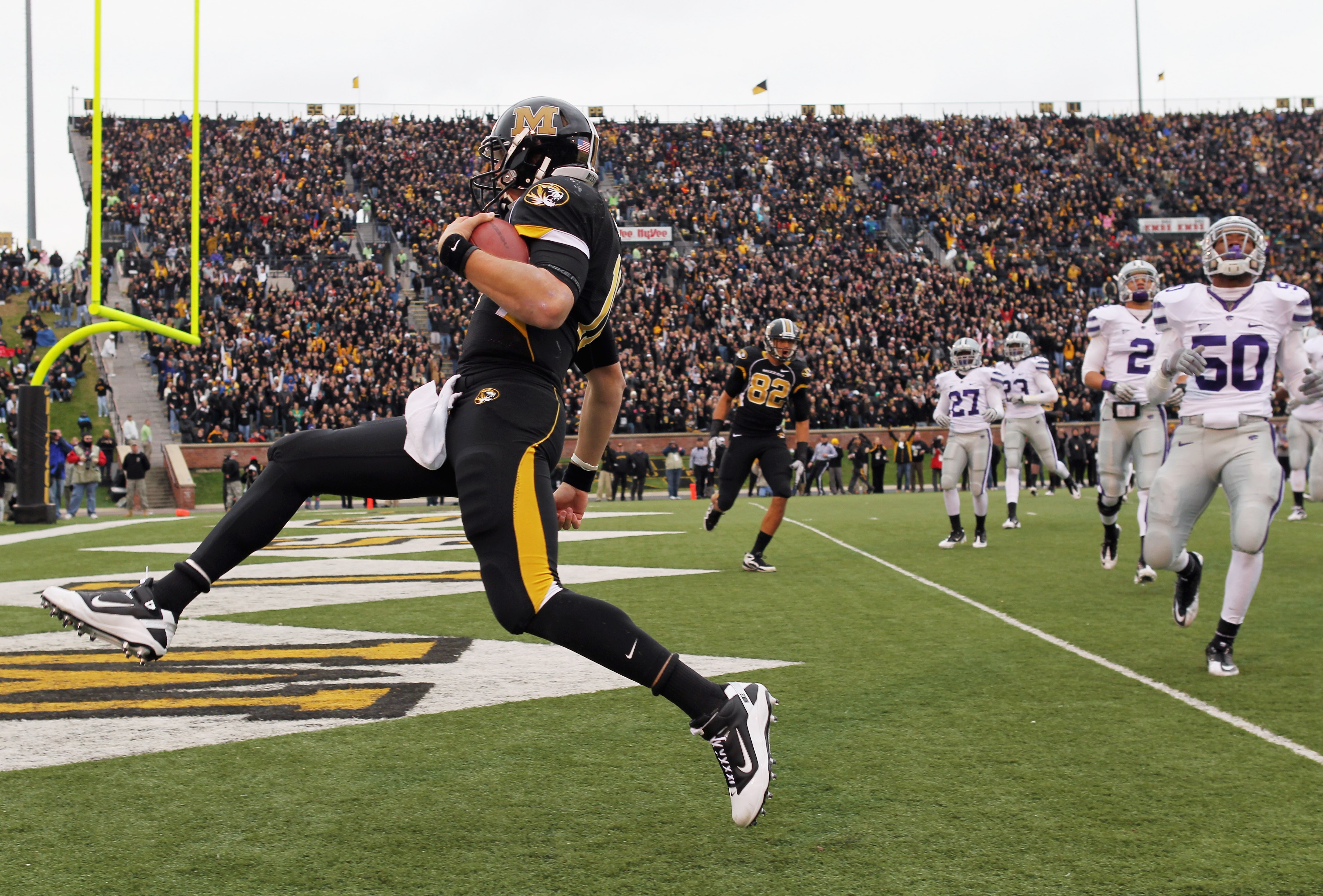 COLUMBIA, MO - NOVEMBER 13:  Quarterback Blaine Gabbert #11 of the Missouri Tigers carries the ball into the endzone for a touchdown during the game against the Kansas State Wildcats on November 13, 2010 at Faurot Field/Memorial Stadium in Columbia, Misso