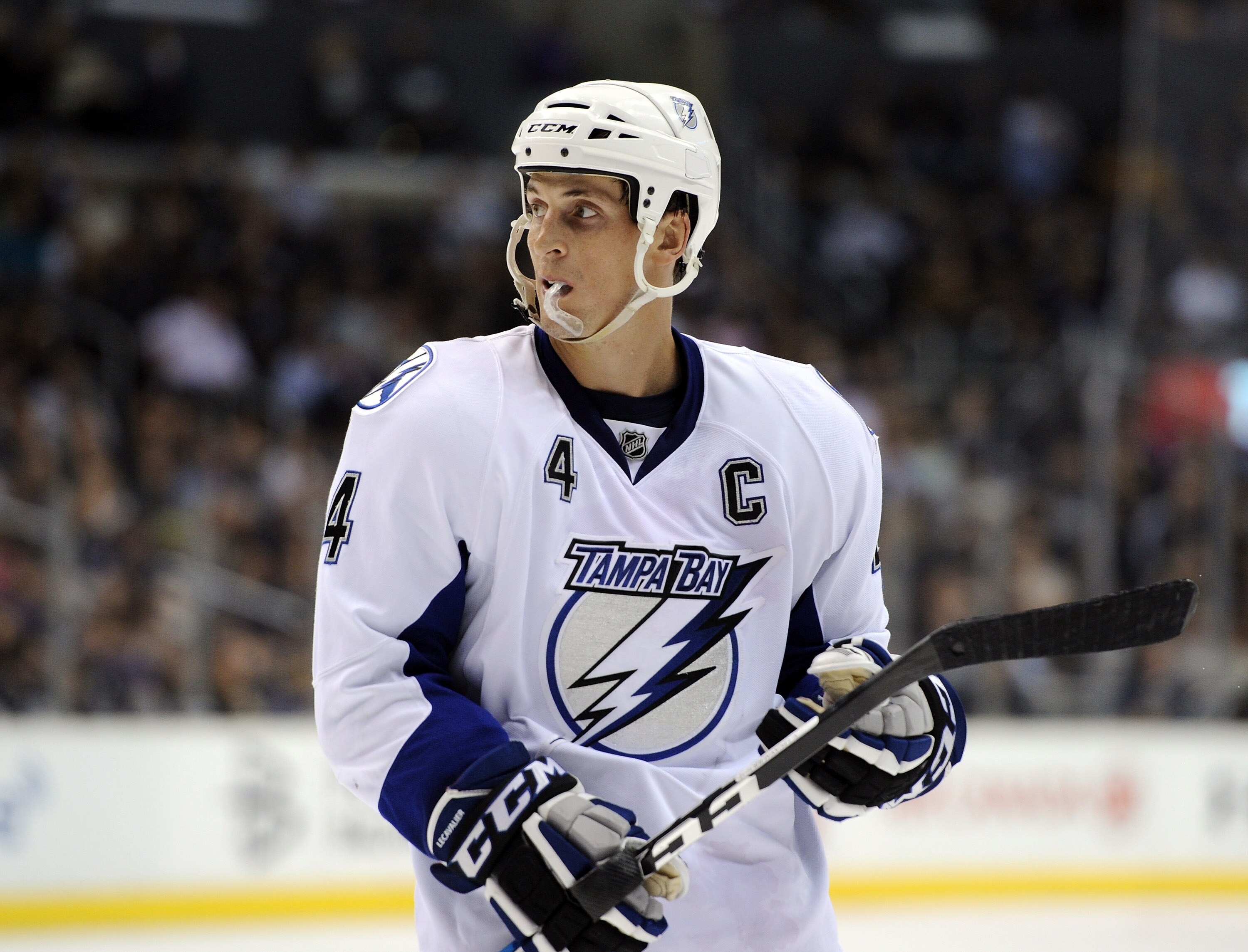 LOS ANGELES, CA - NOVEMBER 04:  Vincent Lacavalier #4 of the Tampa Bay Lightning waits to faceoff against the Los Angeles Kings at Staples Center on November 4, 2010 in Los Angeles, California.  (Photo by Harry How/Getty Images)