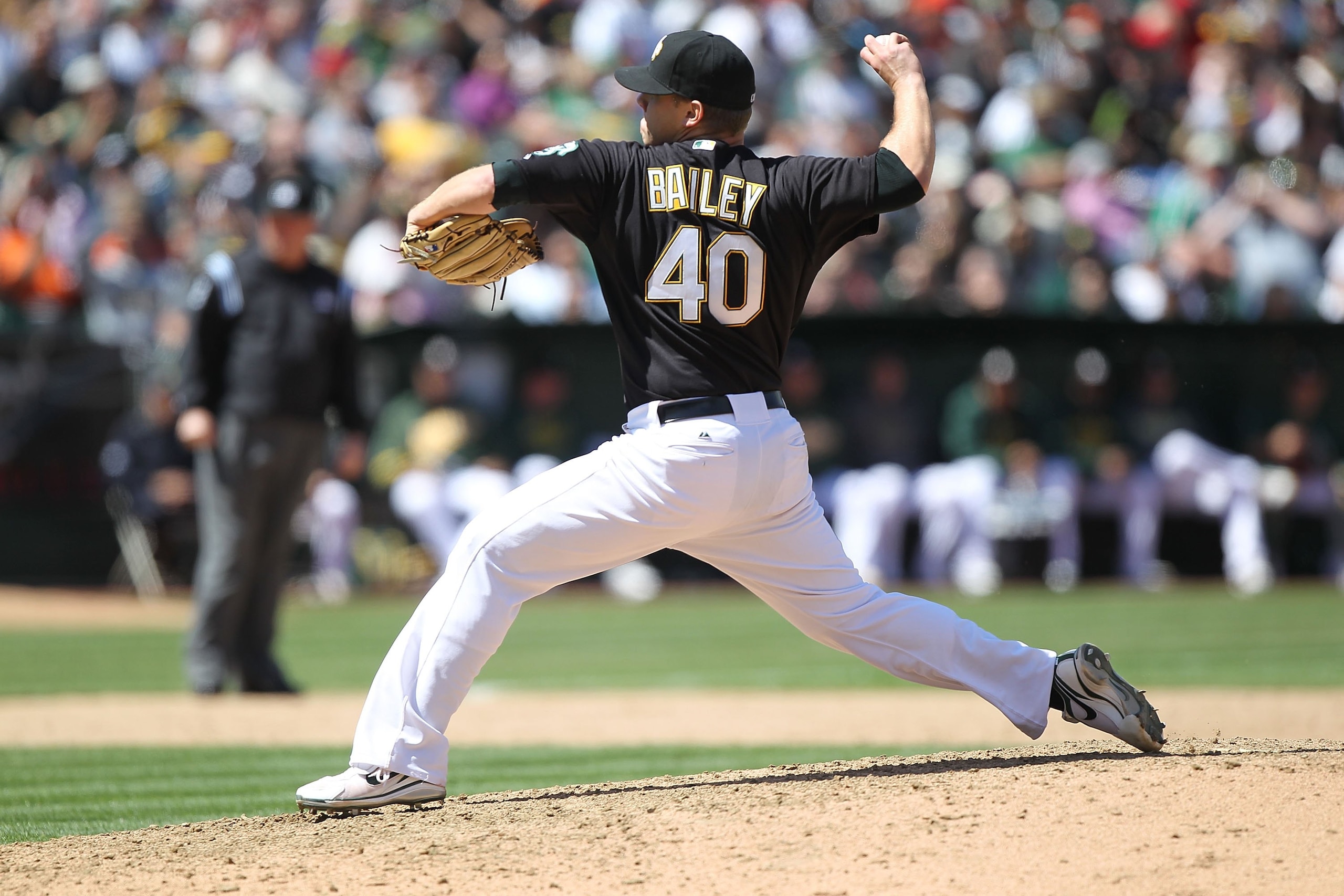 OAKLAND, CA - MAY 22:  Andrew Bailey #40 of the Oakland Athletics pitches against the San Francisco Giants during an MLB game at the Oakland-Alameda County Coliseum on May 22, 2010 in Oakland, California.  (Photo by Jed Jacobsohn/Getty Images)
