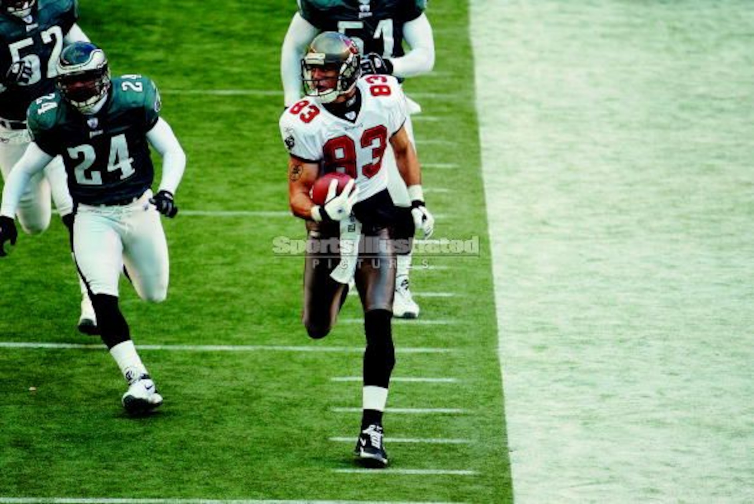 Joe Jurevicius looked like Jerry Rice in the 17-0 Bucs' win.