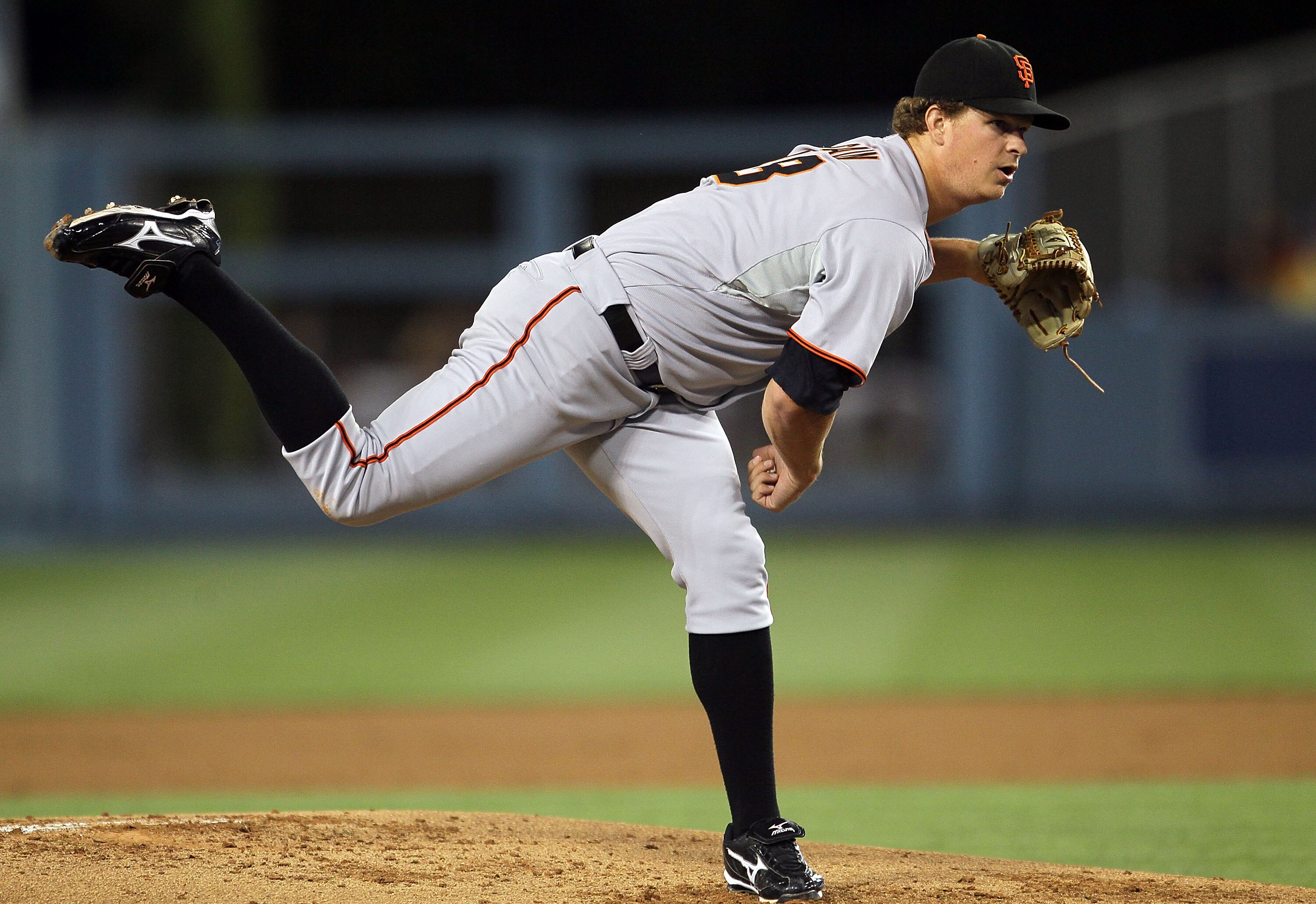 LOS ANGELES, CA - SEPTEMBER 04:  Matt Cain #18 of the San Francisco Giants pitches against the Los Angeles Dodgers in the game at Dodger Stadium on September 4, 2010 in Los Angeles, California.  (Photo by Jeff Gross/Getty Images)