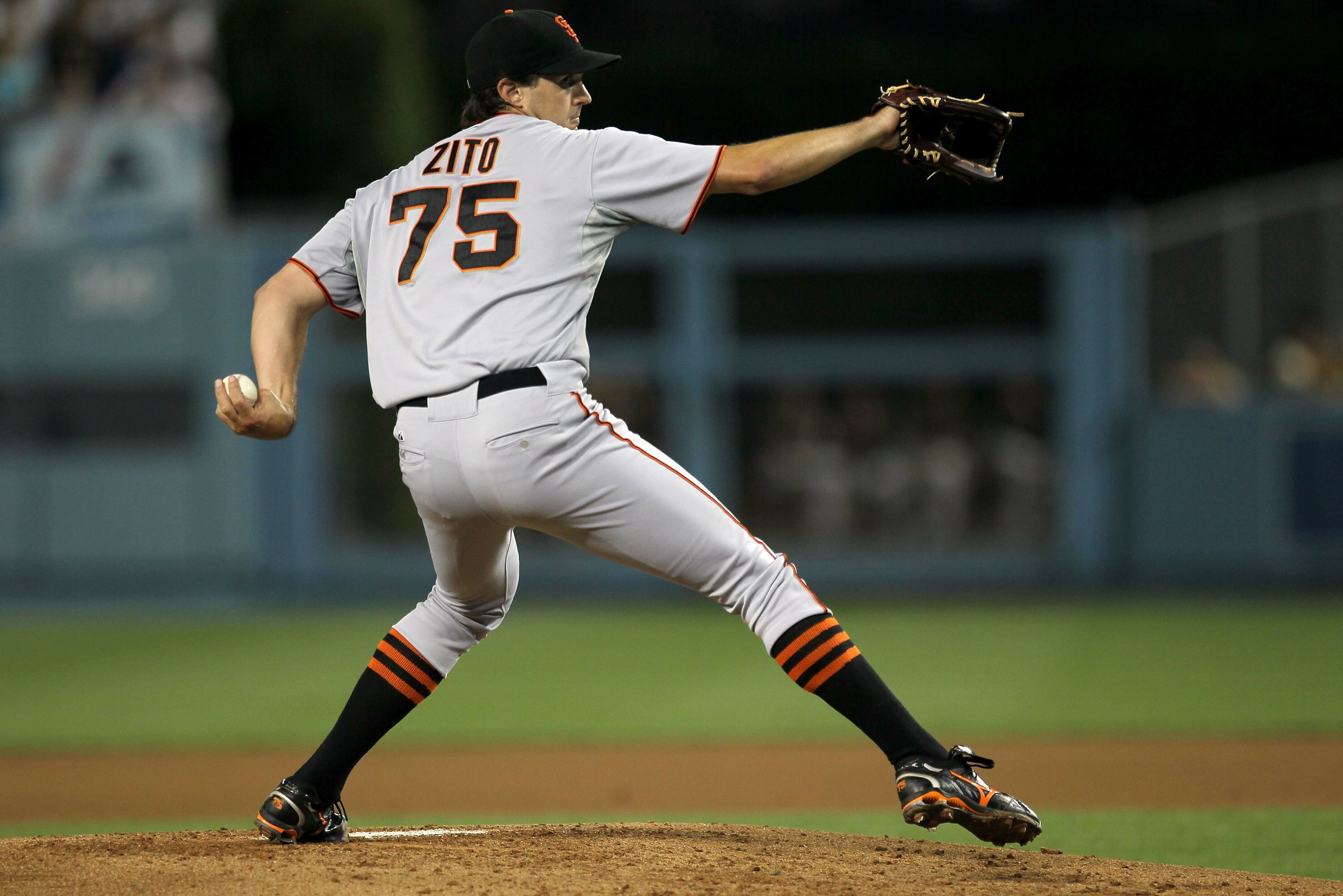 LOS ANGELES, CA - SEPTEMBER 03:  Barry Zito #75 of the San Francisco Giants throws a pitch against the Los Angeles Dodgers on September 3, 2010 at Dodger Stadium in Los Angeles, California.  (Photo by Stephen Dunn/Getty Images)