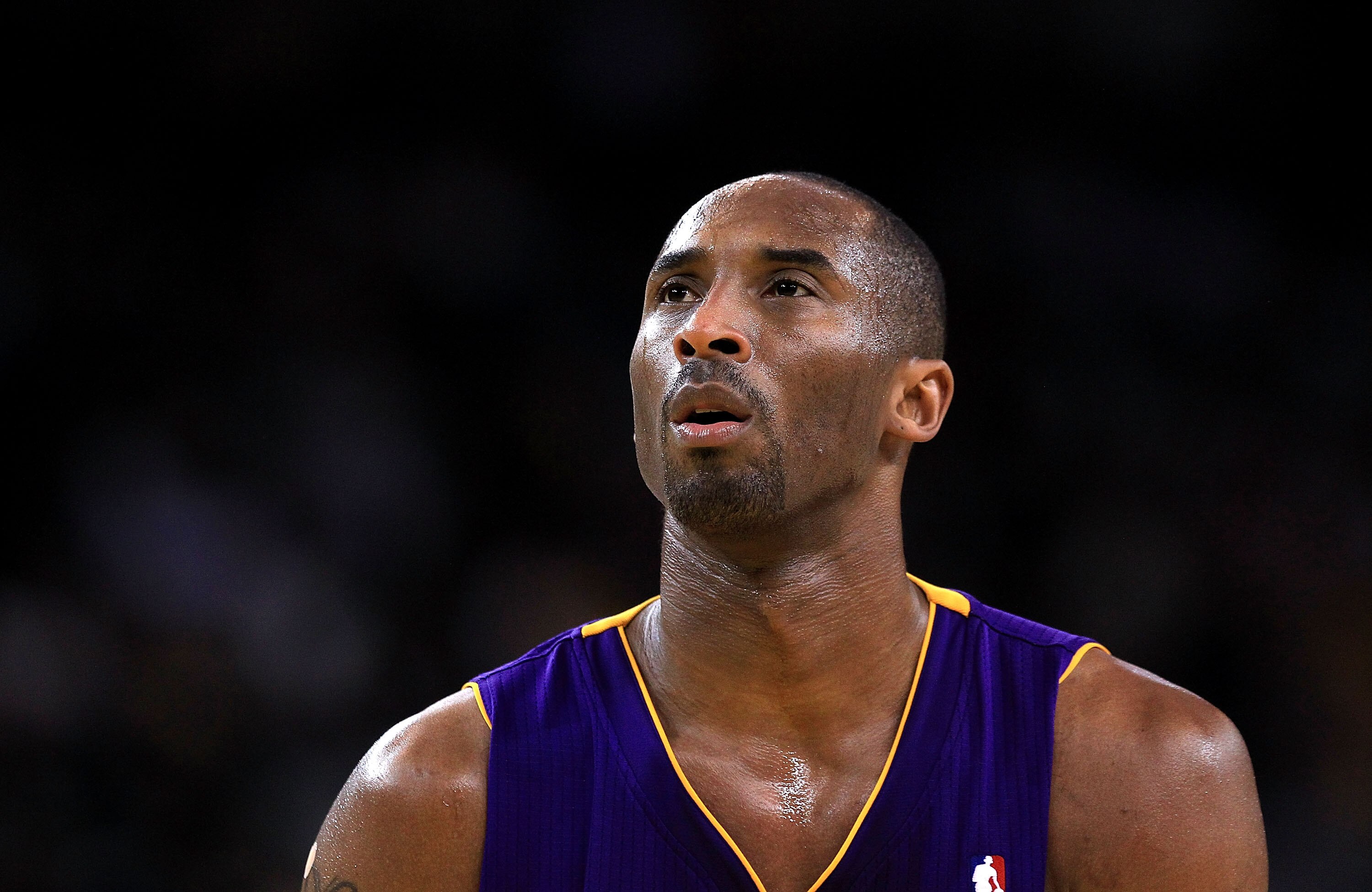 OAKLAND, CA - JANUARY 12: Kobe Bryant #24 of the Los Angeles Lakers in action during their game against the Golden State Warriors at Oracle Arena on January 12, 2011 in Oakland, California. NOTE TO USER: User expressly acknowledges and agrees that, by dow