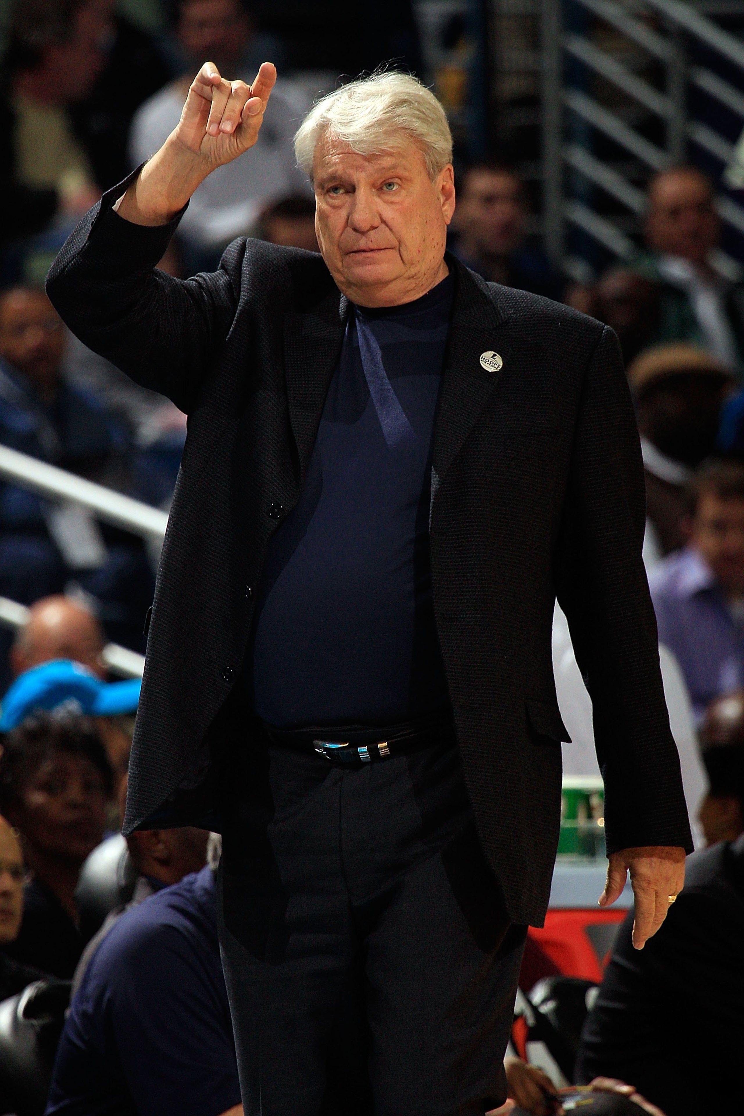 NEW ORLEANS - MARCH 08:  Head coach Don Nelson of the Golden State Warriors talks with his team during a timeout against the New Orleans Hornets at New Orleans Arena on March 8, 2010 in New Orleans, Louisiana.  NOTE TO USER: User expressly acknowledges an