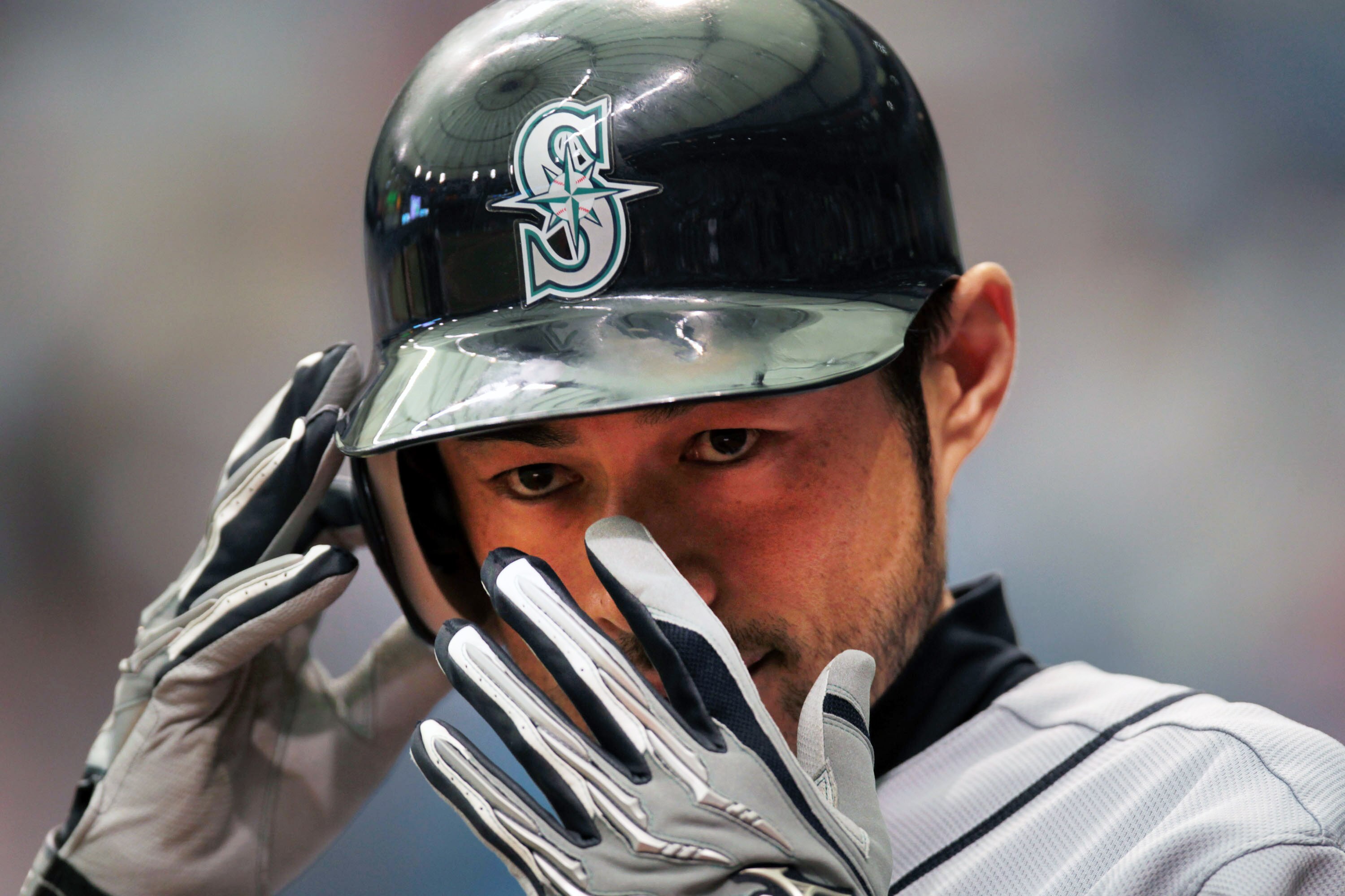 ST PETERSBURG, FL - SEPTEMBER 26: Ichiro Suzuki #51 of the Seattle Mariners warms up in the on deck circle against the Tampa Bay Rays at Tropicana Field on September 26, 2010 in St. Petersburg, Florida. (Photo by Eliot J. Schechter/Getty Images)