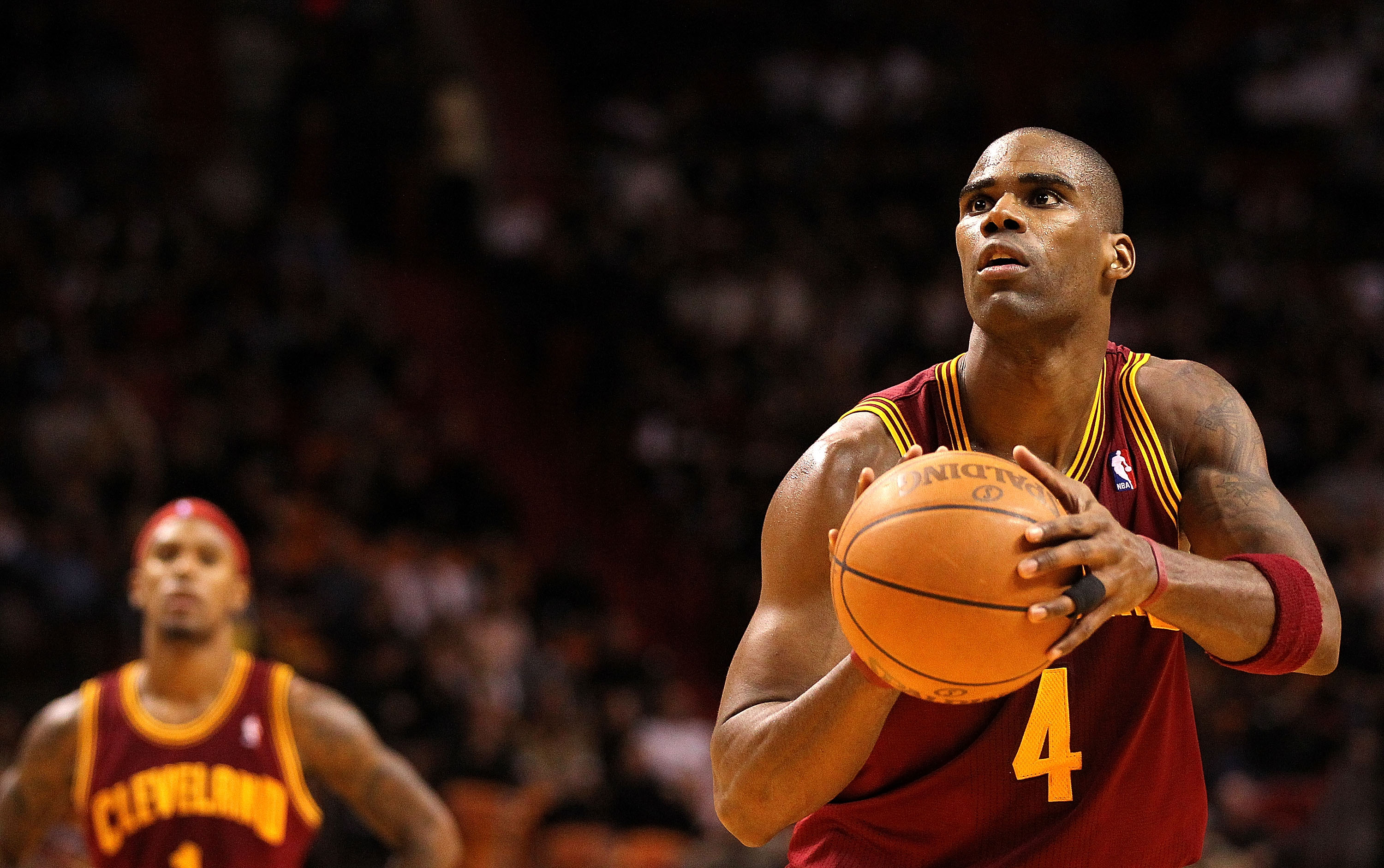 MIAMI, FL - DECEMBER 15: Antawn Jamison #4 of the Cleveland Cavaliers shoots a free throw during a game against the Miami Heat at American Airlines Arena on December 15, 2010 in Miami, Florida. NOTE TO USER: User expressly acknowledges and agrees that, MIAMI, FL - DECEMBER 15: Antawn Jamison #4 of the Cleveland Cavaliers shoots a free throw during a game against the Miami Heat at American Airlines Arena on December 15, 2010 in Miami, Florida. NOTE TO USER: User expressly acknowledges and agrees that,
