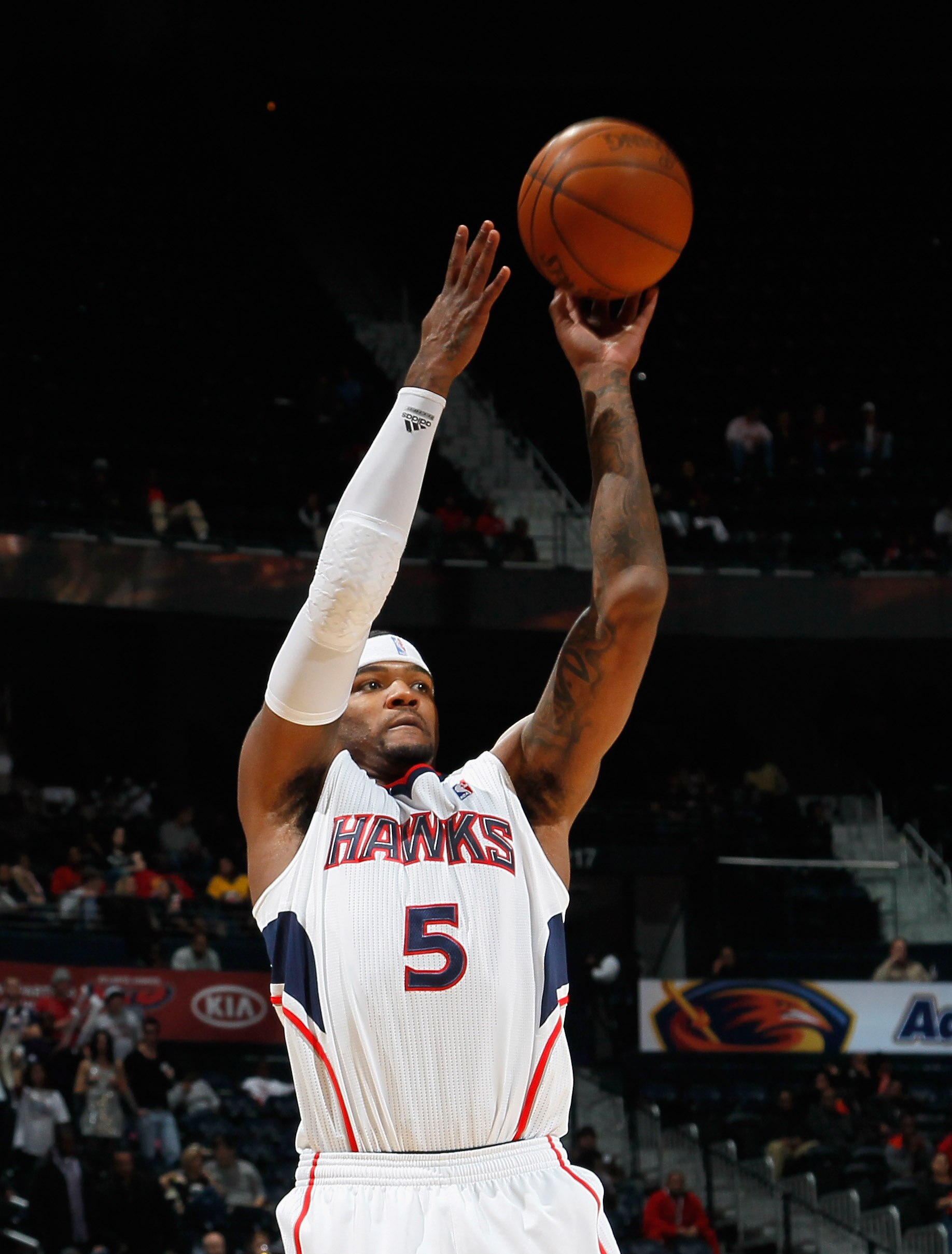 ATLANTA, GA - DECEMBER 07:  Josh Smith #5 of the Atlanta Hawks shoots against the New Jersey Nets at Philips Arena on December 7, 2010 in Atlanta, Georgia.  NOTE TO USER: User expressly acknowledges and agrees that, by downloading and/or using this Photog