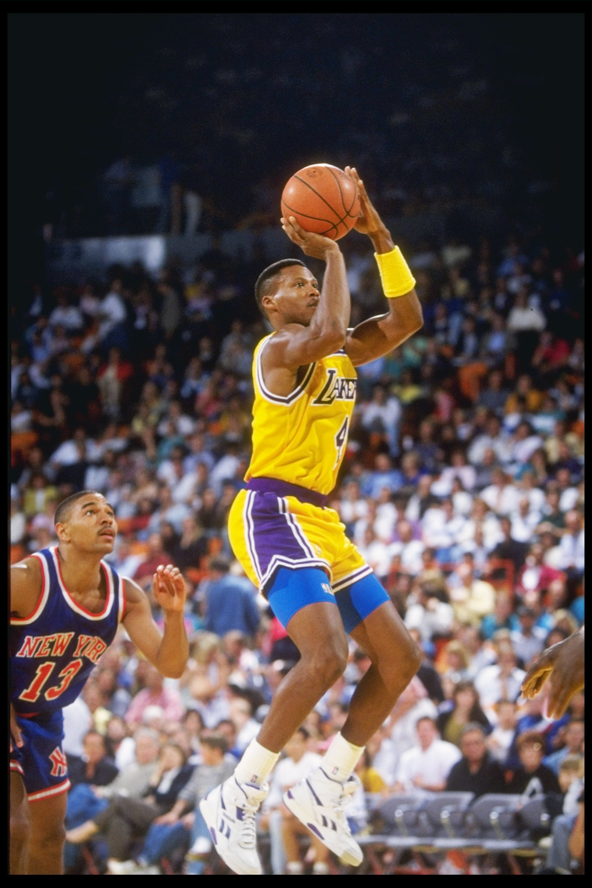 1990-1991:  Guard Byron Scott of the Los Angeles Lakers shoots the ball during a game. Mandatory Credit: Otto Greule Jr.  /Allsport