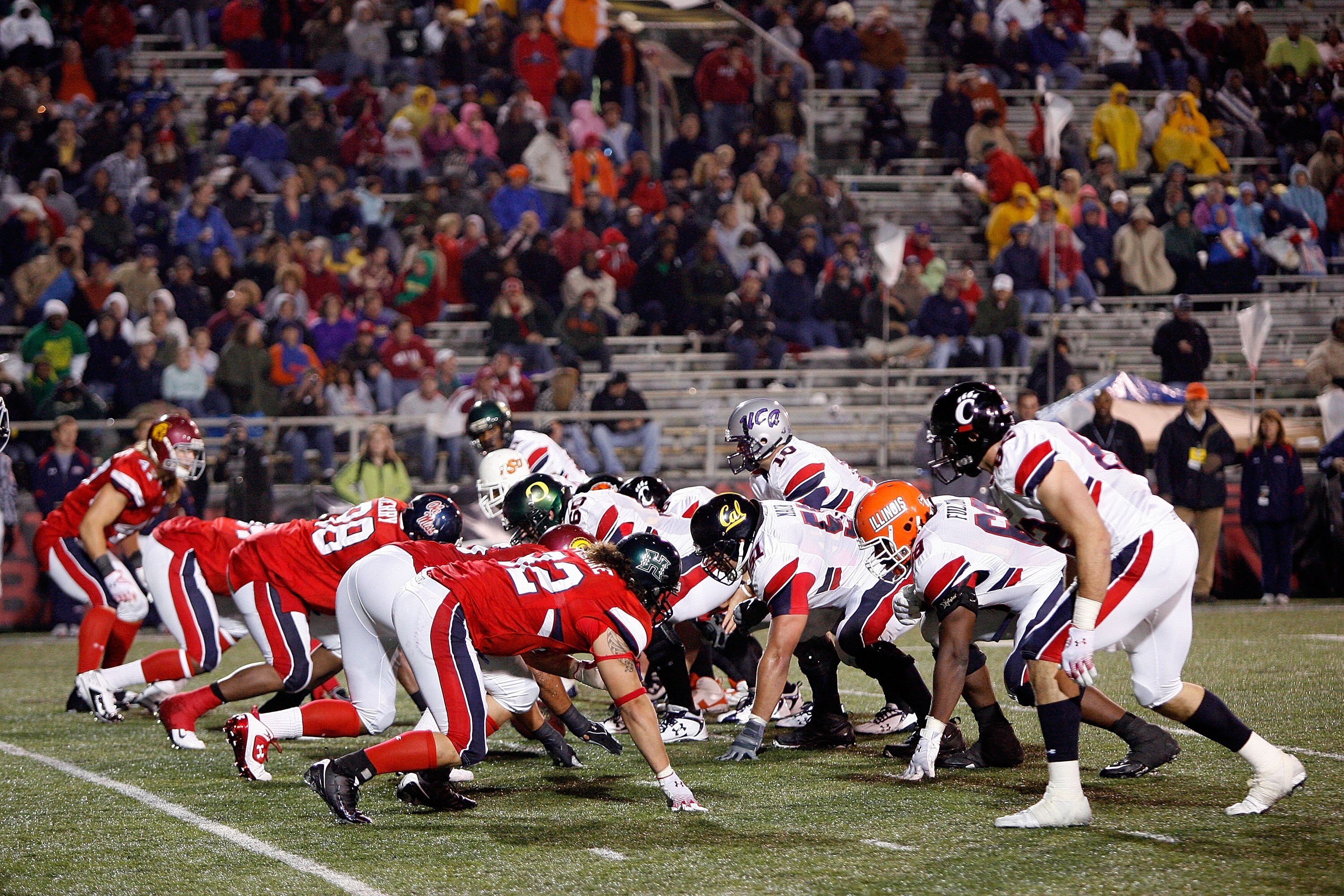 MOBILE, AL - JANUARY 24:  Nathan Brown #10 of North Team and the offense line up against the South Team defense during the Under Armour Senior Bowl on January 24, 2009 at Ladd-Peebles Stadium in Mobile, Alabama.  (Photo by Chris Graythen/Getty Images for
