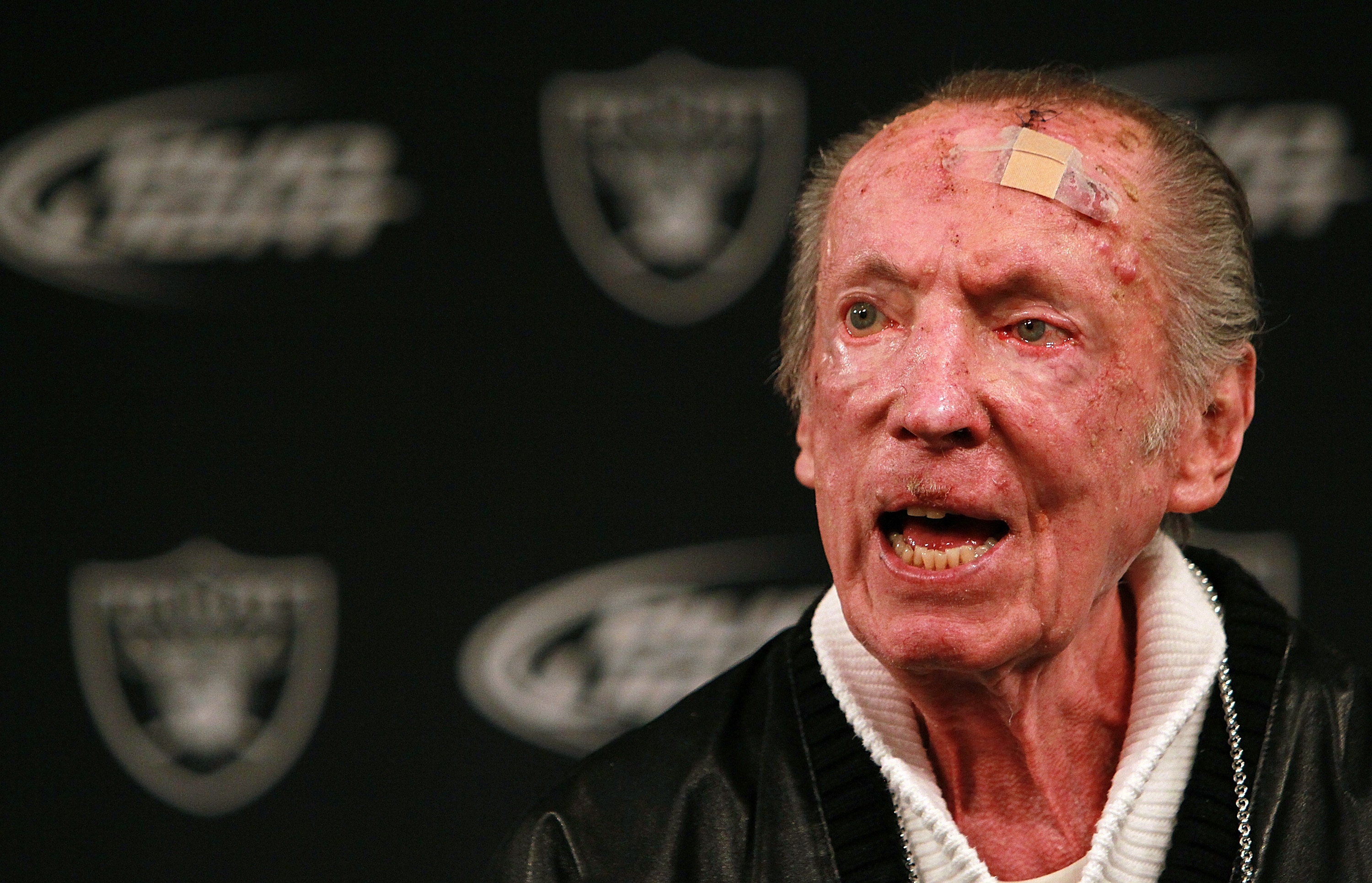 ALAMEDA, CA - JANUARY 18:  Oakland Raiders owner Al Davis speaks to reporters after introducing Hue Jackson as the new head coach of the Oakland Raiders on January 18, 2011 in Alameda, California.  Hue Jackson was introduced as the new coach of the Oaklan