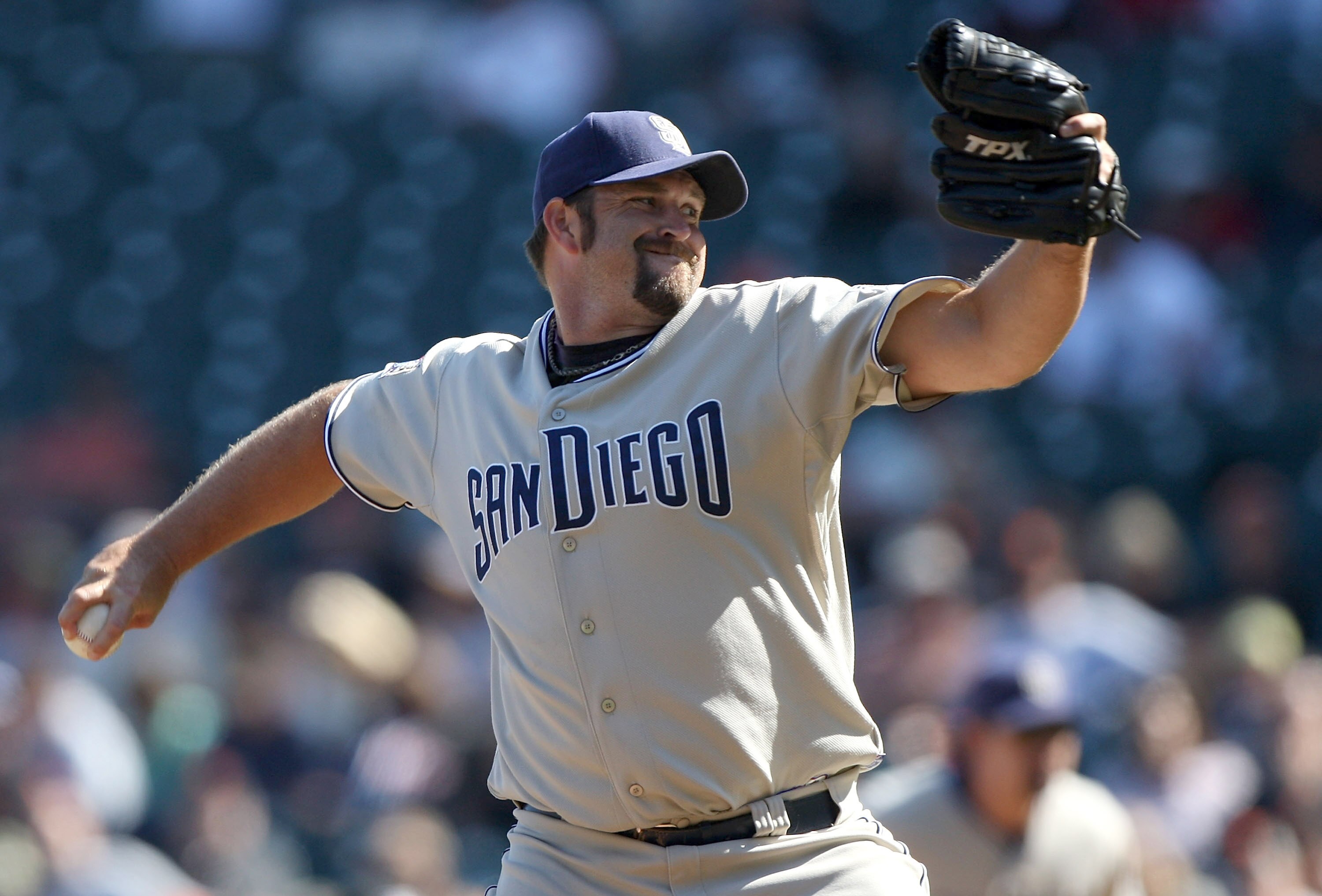 SAN FRANCISCO - SEPTEMBER 09:  Heath Bell #21 of the San Diego Padres pitches against the San Francisco Giants during a Major League Baseball game at AT&T Park on September 9, 2009 in San Francisco, California.  (Photo by Jed Jacobsohn/Getty Images)