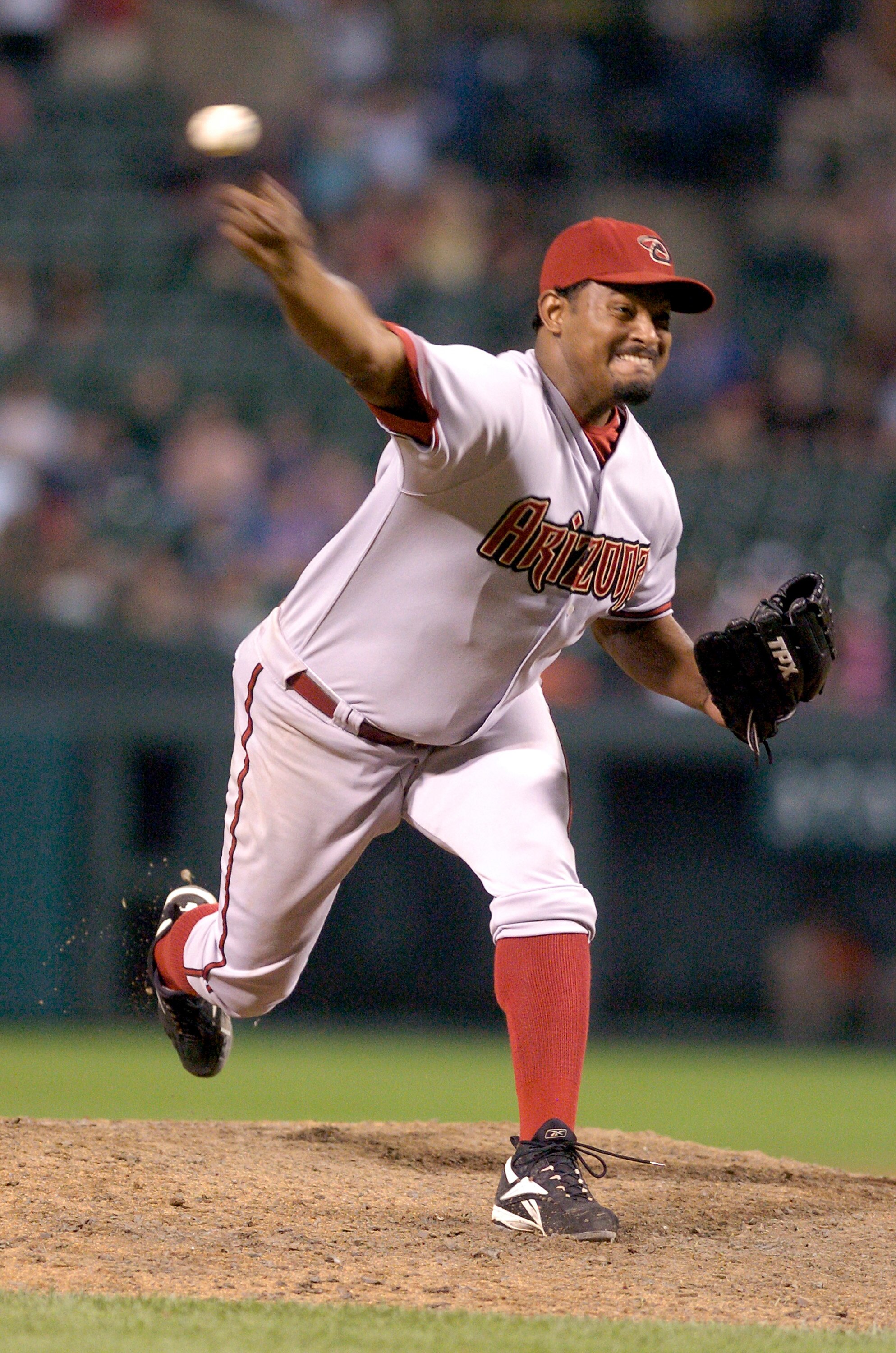 BALTIMORE- JUNE 15: Jose Valverde #47 of the Arizona Diamondbacks pitches against the Baltimore Orioles at Camden Yards June 15, 2007 in Baltimore, Maryland.   (Photo by Greg Fiume/Getty Images)
