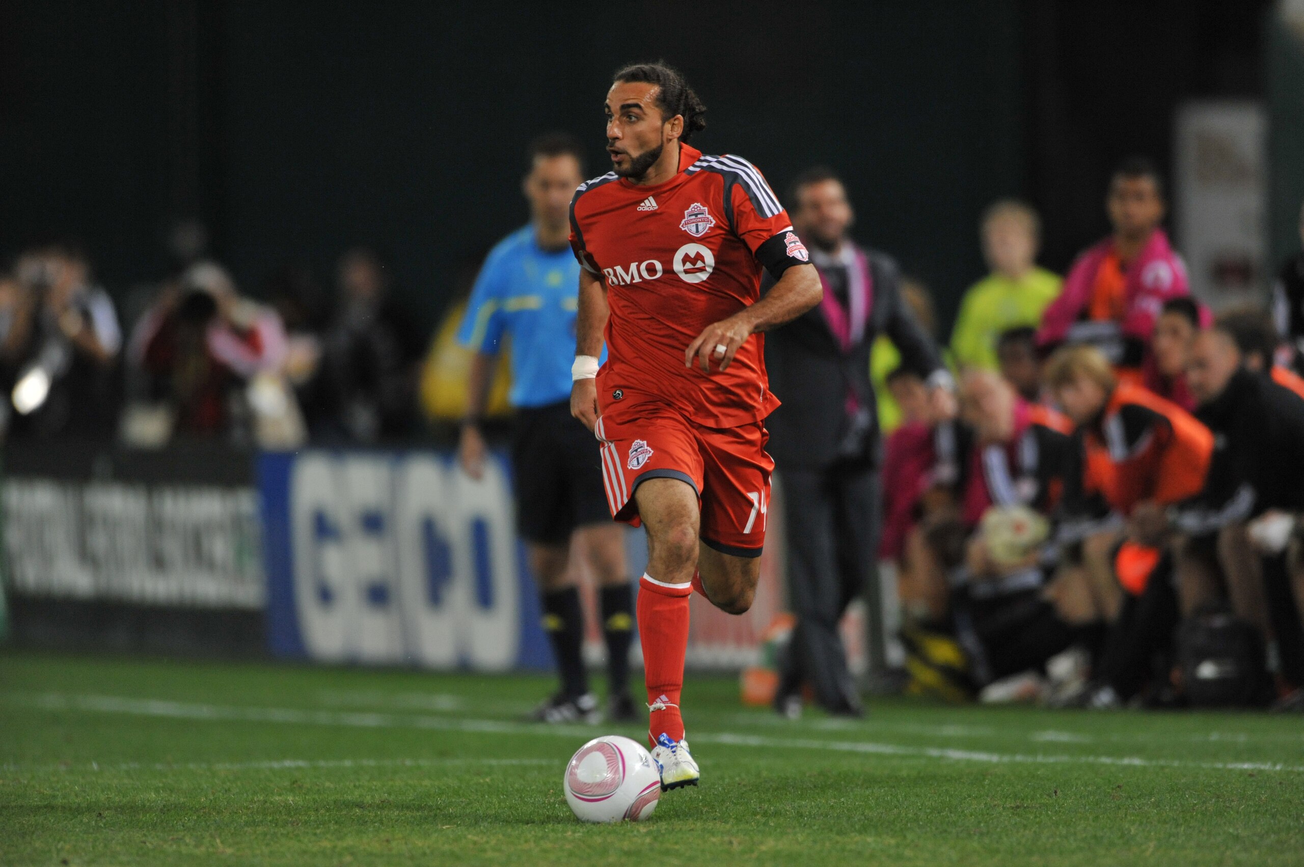 WASHINGTON, DC - OCTOBER 23: Dwayne De Rosario #14 of Toronto FC dribbles upfield against D.C. United at RFK Stadium on October 23, 2010 in Washington, DC. Toronto defeated DC 3-2. (Photo by Larry French/Getty Images) WASHINGTON, DC - OCTOBER 23: Dwayne De Rosario #14 of Toronto FC dribbles upfield against D.C. United at RFK Stadium on October 23, 2010 in Washington, DC. Toronto defeated DC 3-2. (Photo by Larry French/Getty Images)