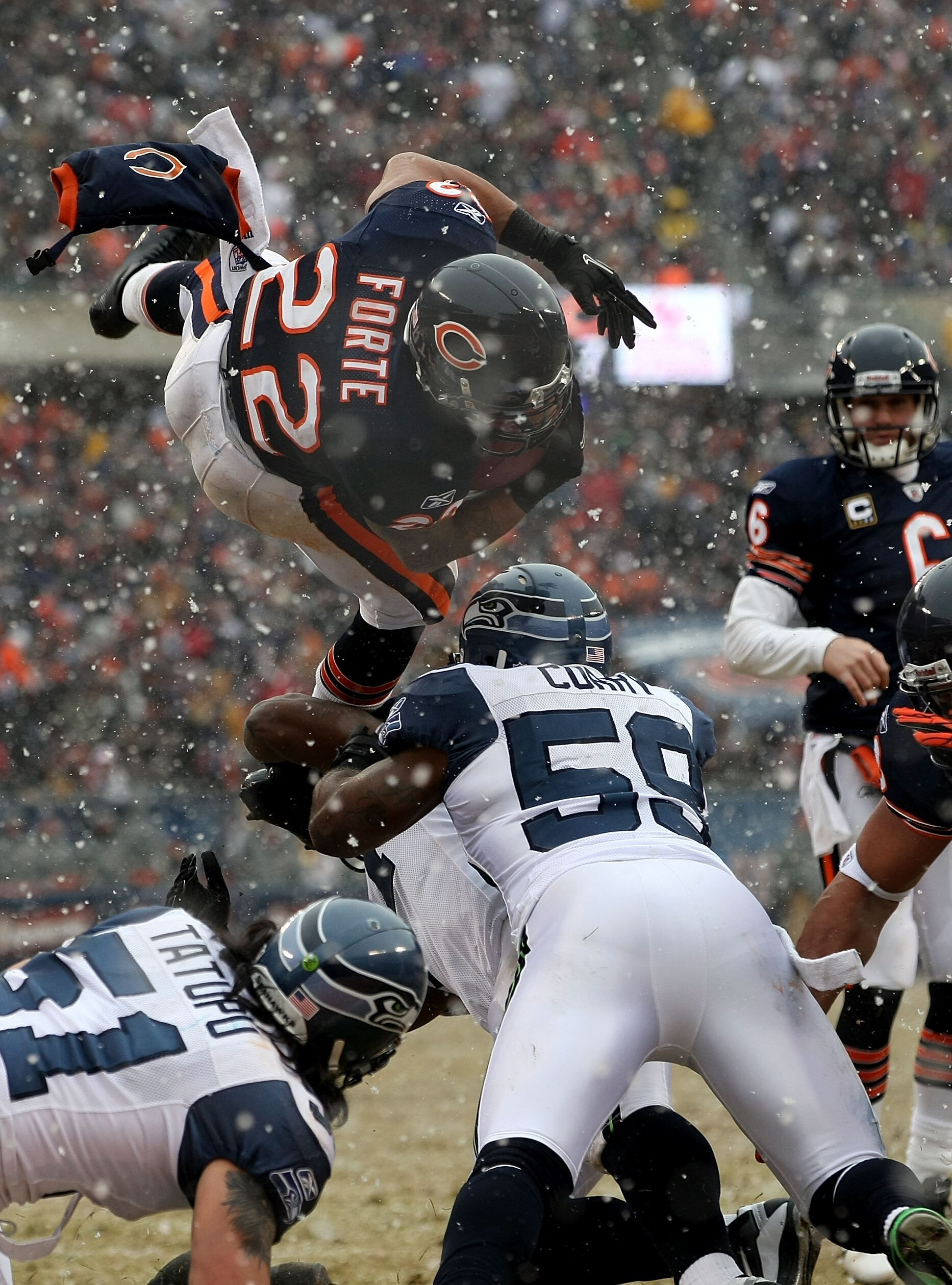 CHICAGO, IL - JANUARY 16:  Running back Matt Forte #22 of the Chicago Bears attempts to jump into the endzone but is stopped short in the second quarter against the Seattle Seahawks in the 2011 NFC divisional playoff game at Soldier Field on January 16, 2
