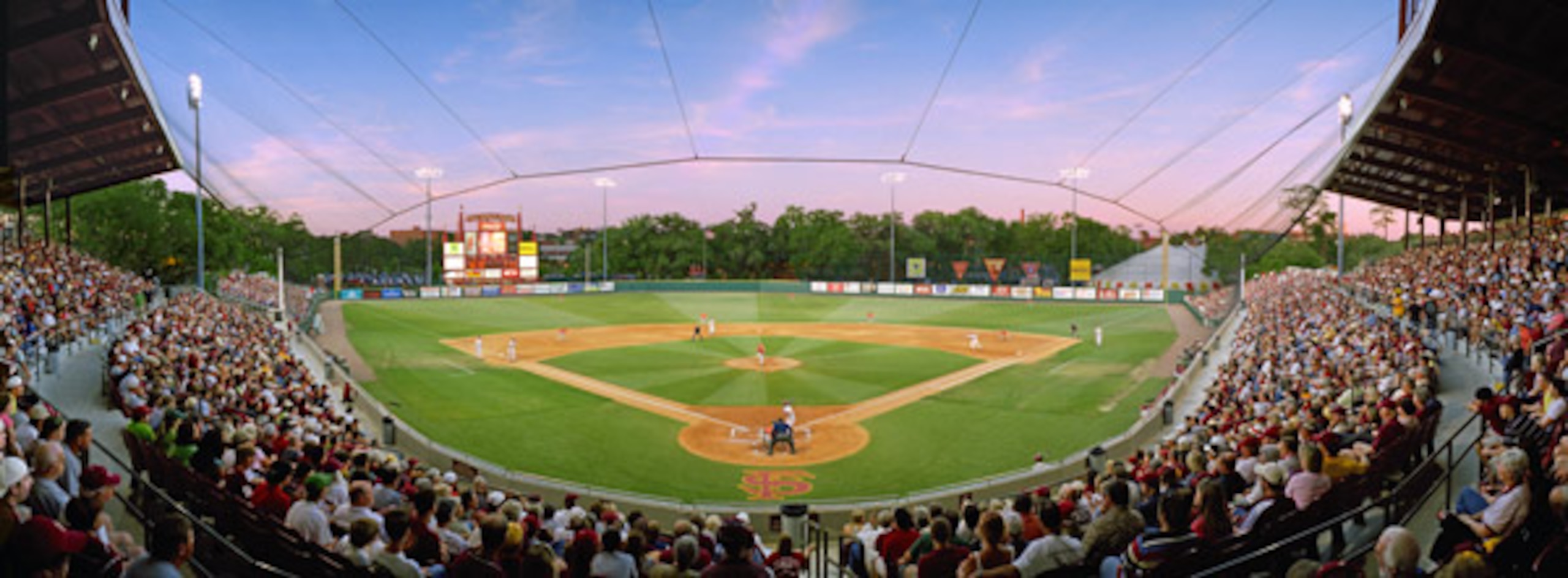 Photo courtesy of Seminoles.com Photo courtesy of Seminoles.com