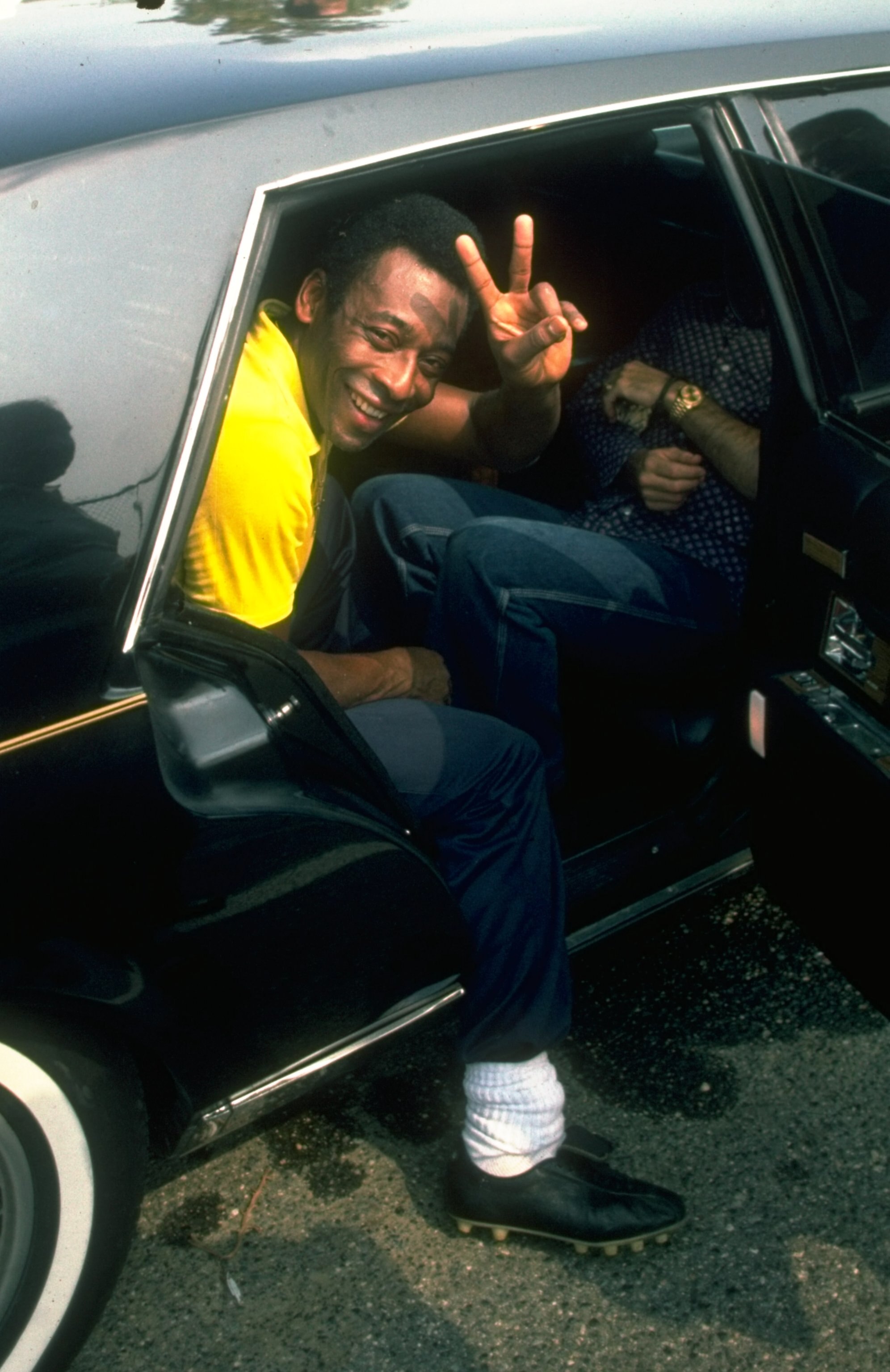 1980:  Pele of Brazil steps out of a limousine. \ Mandatory Credit: Allsport UK /Allsport