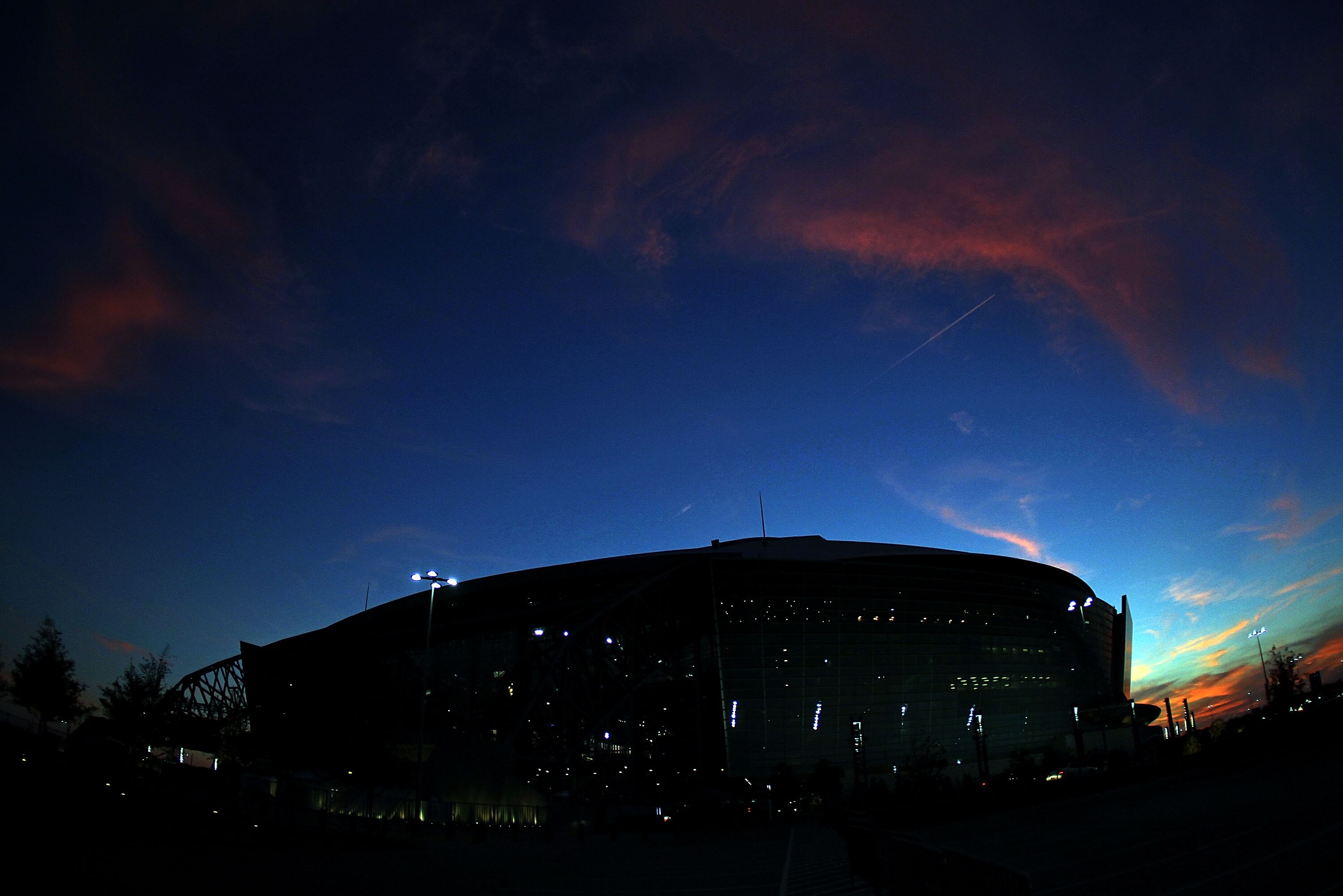 ARLINGTON, TX - DECEMBER 19:  A general view as the sun sets over Cowboys Stadium on December 19, 2010 in Arlington, Texas.  (Photo by Ronald Martinez/Getty Images)