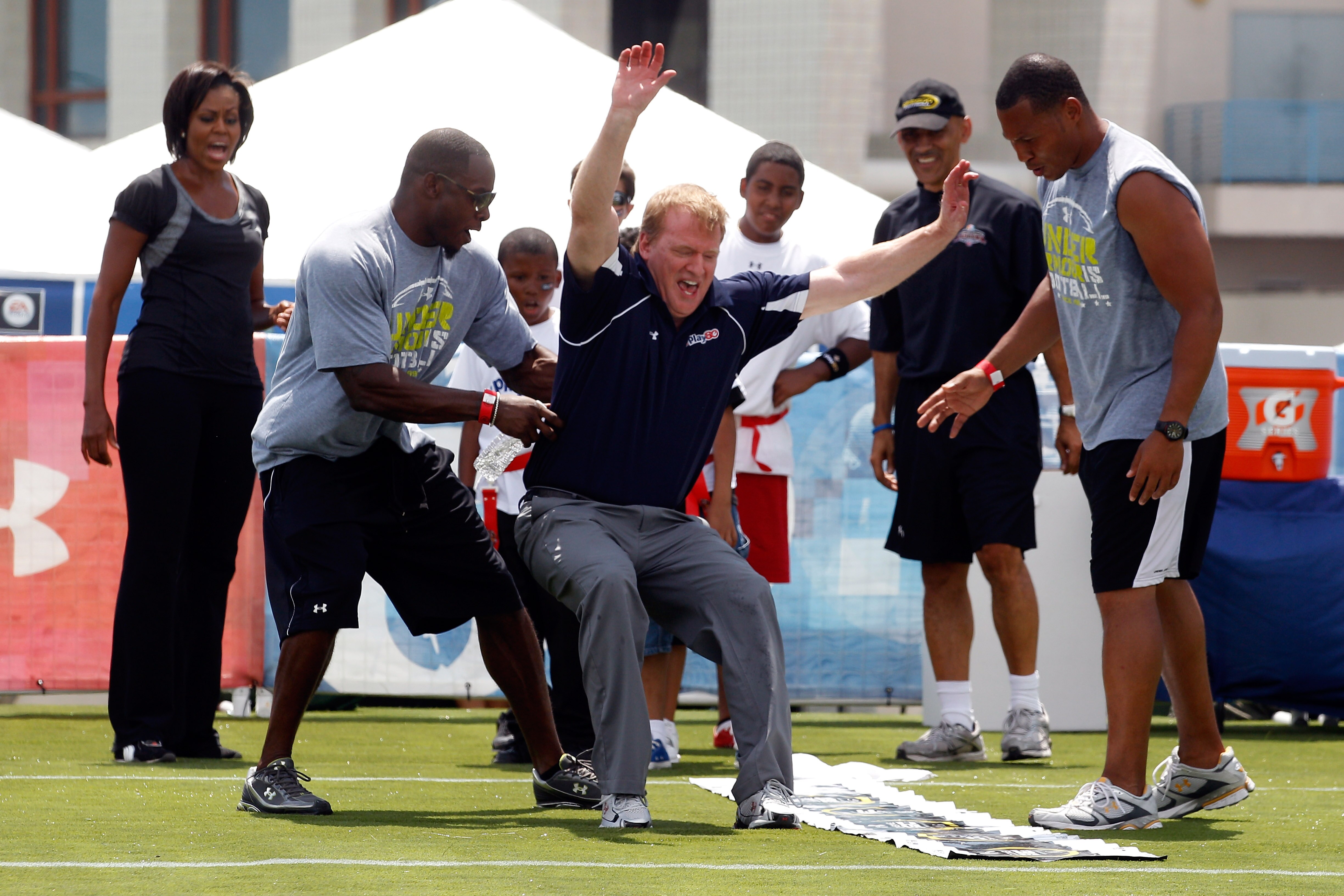 NEW ORLEANS - SEPTEMBER 08:  NFL commissioner Roger Goodell  plays on the field during the NFLï¿½s Play 60 campaign to fight childhood obesity at Brock Elementary School September 8, 2010 in New Orleans, Louisiana. Obama joined NFL Commissioner Roger Goodel