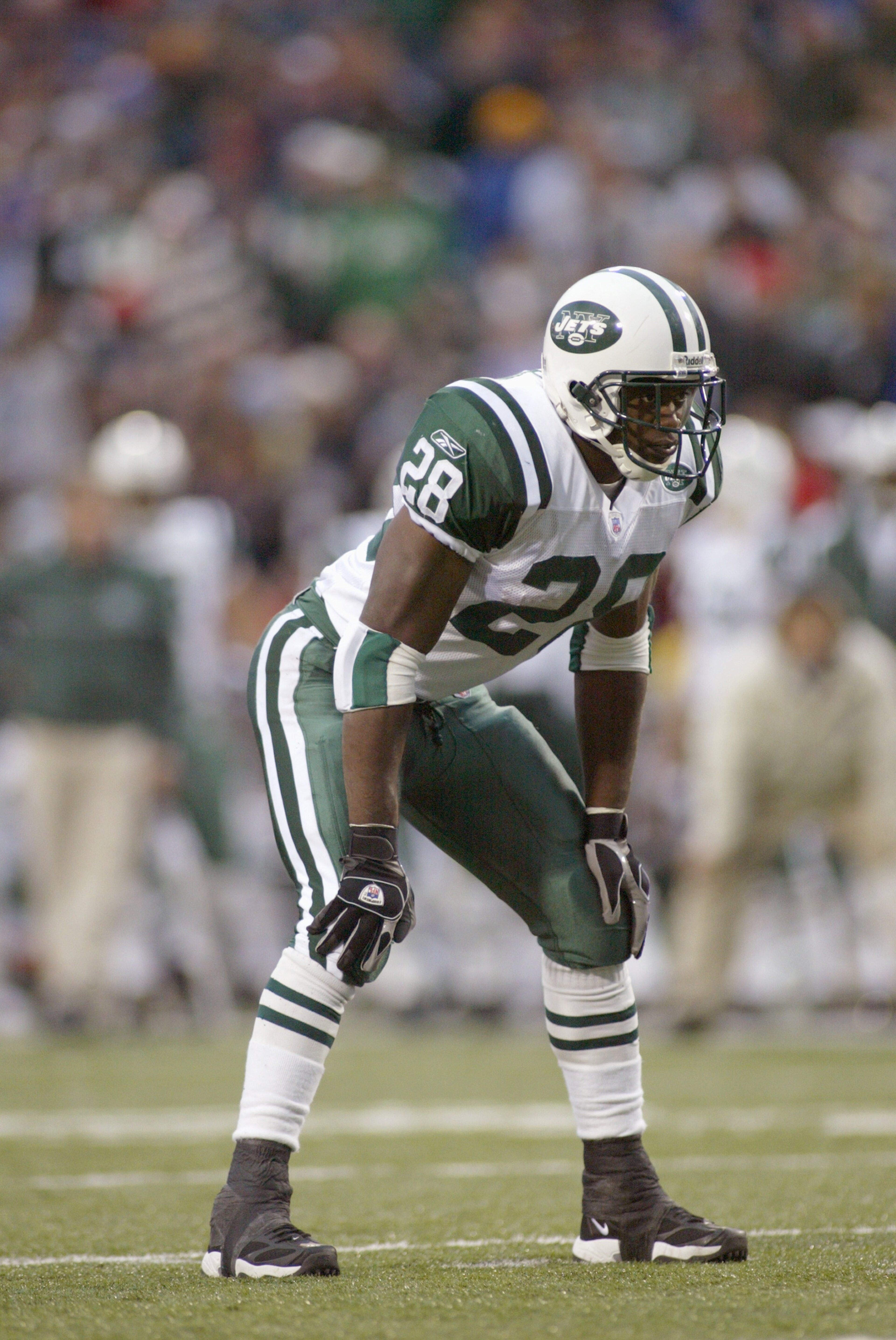 ORCHARD PARK, NY - OCTOBER 16: Curtis Martin #28 of the New York Jets gets ready for the snap during the game against the Buffalo Bills on October 16, 2005 at Ralph Wilson Stadium in Orchard Park, New York. The Bills won 27-17. (Photo by Rick Stewart/Gett