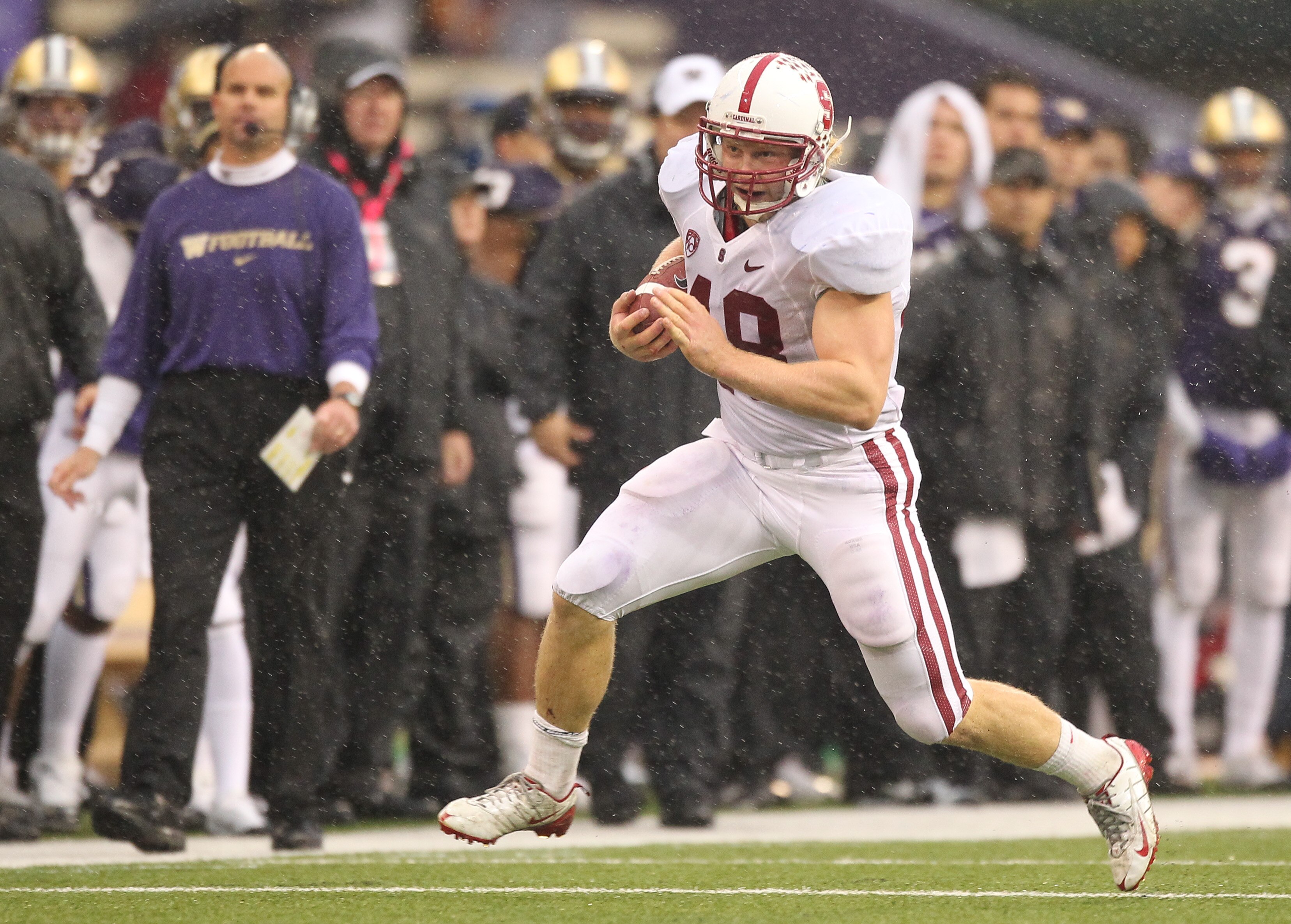 SEATTLE - OCTOBER 30:  Running back Owen Marecic #48 of the Stanford Cardinal rushes against the Washington Huskies on October 30, 2010 at Husky Stadium in Seattle, Washington. Stanford won 41-0. (Photo by Otto Greule Jr/Getty Images)