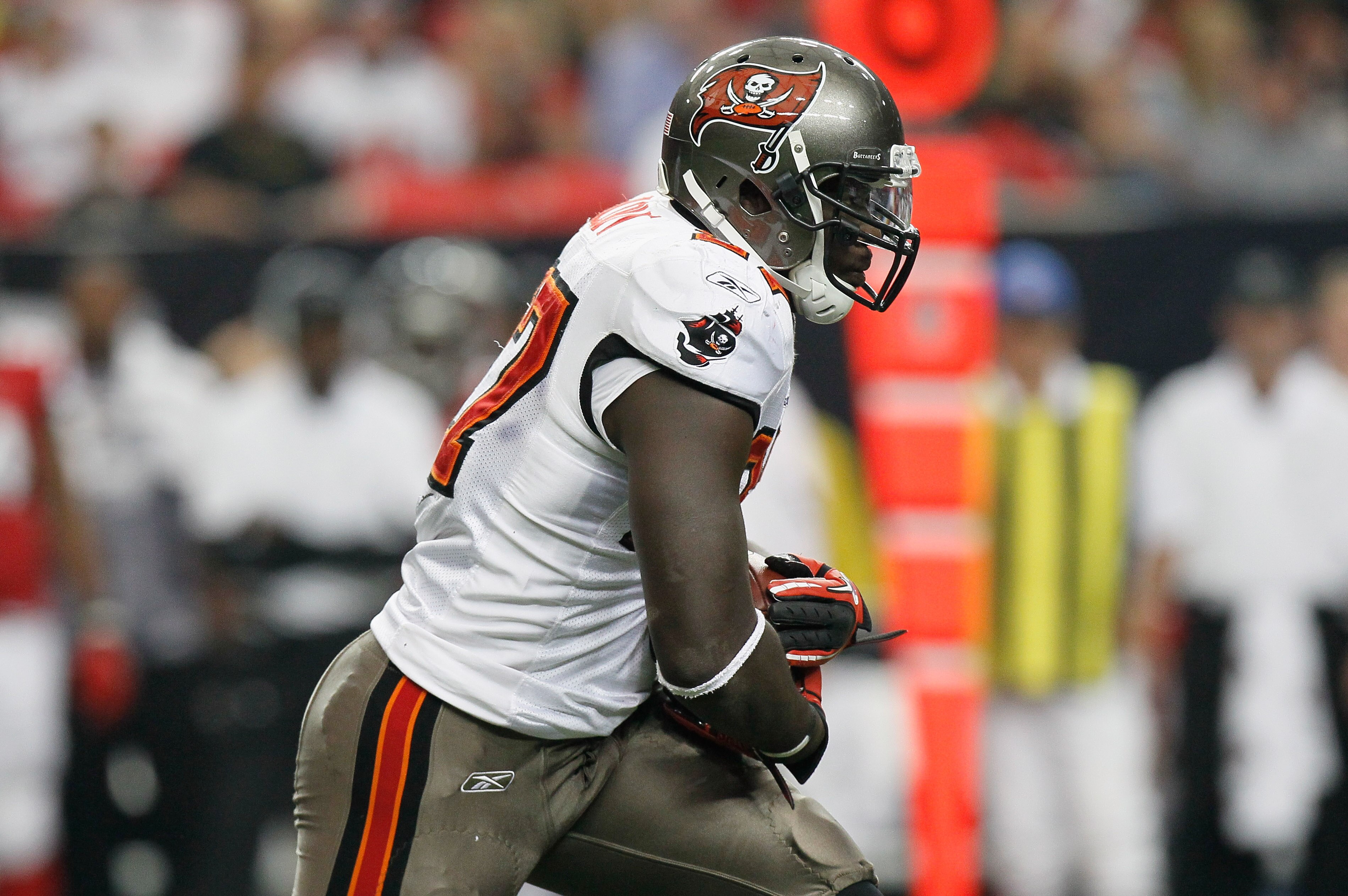 ATLANTA - NOVEMBER 07:  LeGarrette Blount #27 of the Tampa Bay Buccaneers against the Atlanta Falcons at Georgia Dome on November 7, 2010 in Atlanta, Georgia.  (Photo by Kevin C. Cox/Getty Images)