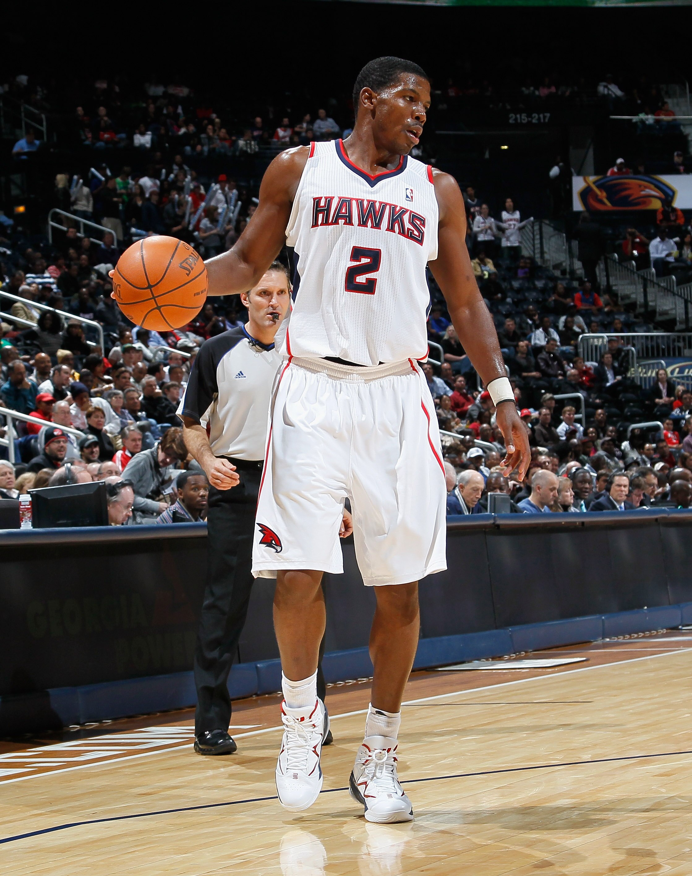 ATLANTA - NOVEMBER 03:  Joe Johnson #2 of the Atlanta Hawks against the Detroit Pistons at Philips Arena on November 3, 2010 in Atlanta, Georgia.  NOTE TO USER: User expressly acknowledges and agrees that, by downloading and/or using this Photograph, User