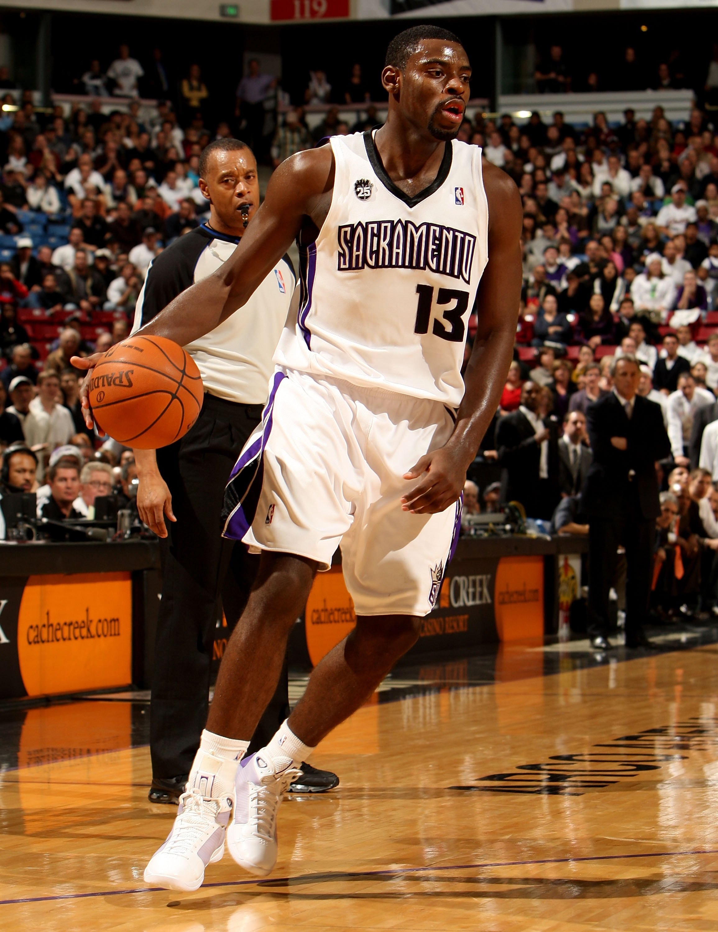 SACRAMENTO, CA - DECEMBER 23:  Tyreke Evans #13 of the Sacramento in action against the Cleveland Cavaliers during an NBA game at ARCO Arena on December 23, 2009 in Sacramento, California.  NOTE TO USER: User expressly acknowledges and agrees that, by dow