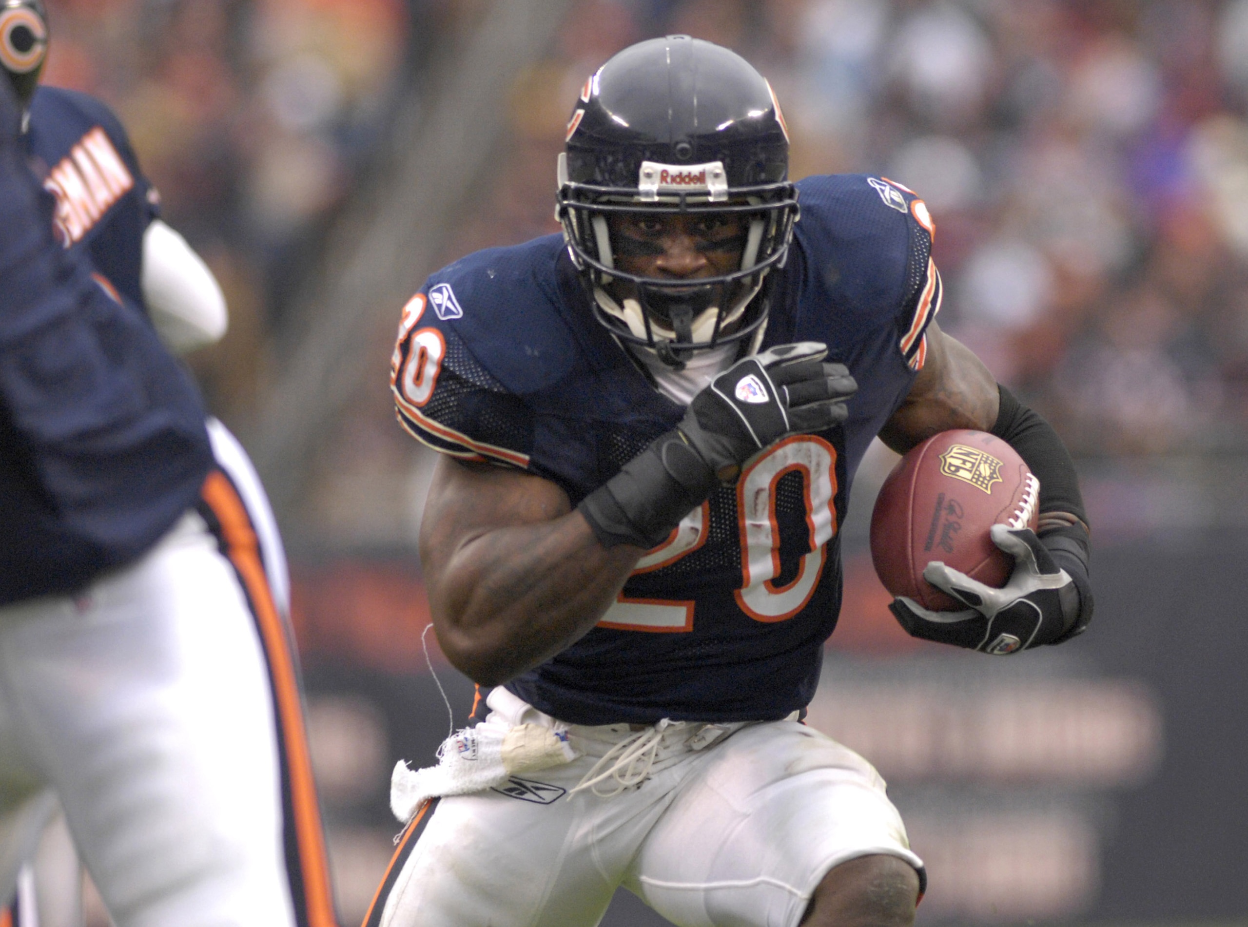 Chicago Bears running back Thomas Jones runs for a touchdown versus Seattle during the NFC Divisional Playoff game at Soldier Field, Chicago, Illinois, January 14, 2007. (Photo by Al Messerschmidt/Getty Images)