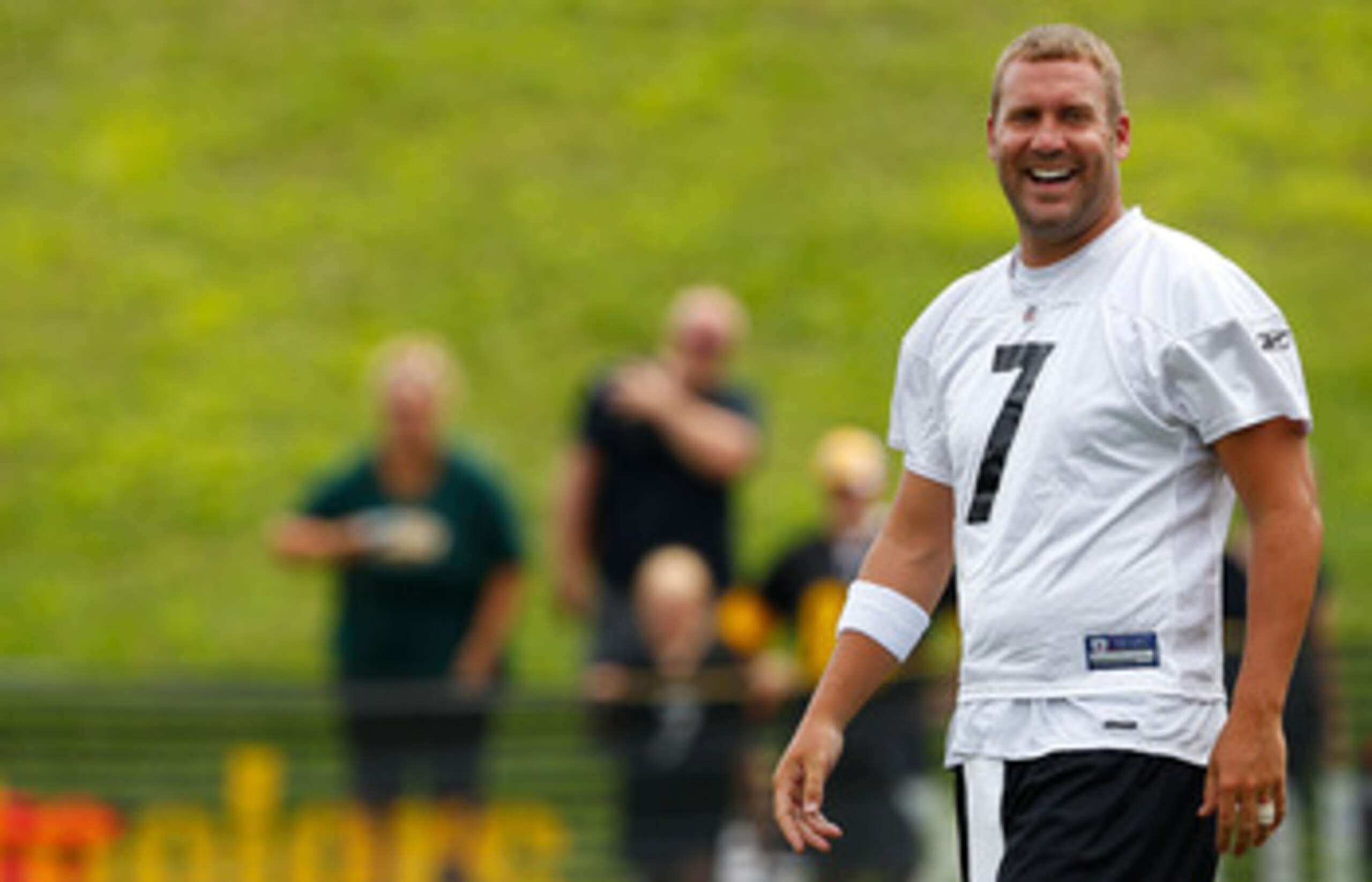 LATROBE, PA - JULY 29: Ben Roethlisberger #7 of the Pittsburgh Steelers laughs during training camp on July 29, 2011 at St Vincent College in Latrobe, Pennsylvania. (Photo by Jared Wickerham/Getty Images) LATROBE, PA - JULY 29: Ben Roethlisberger #7 of the Pittsburgh Steelers laughs during training camp on July 29, 2011 at St Vincent College in Latrobe, Pennsylvania. (Photo by Jared Wickerham/Getty Images)